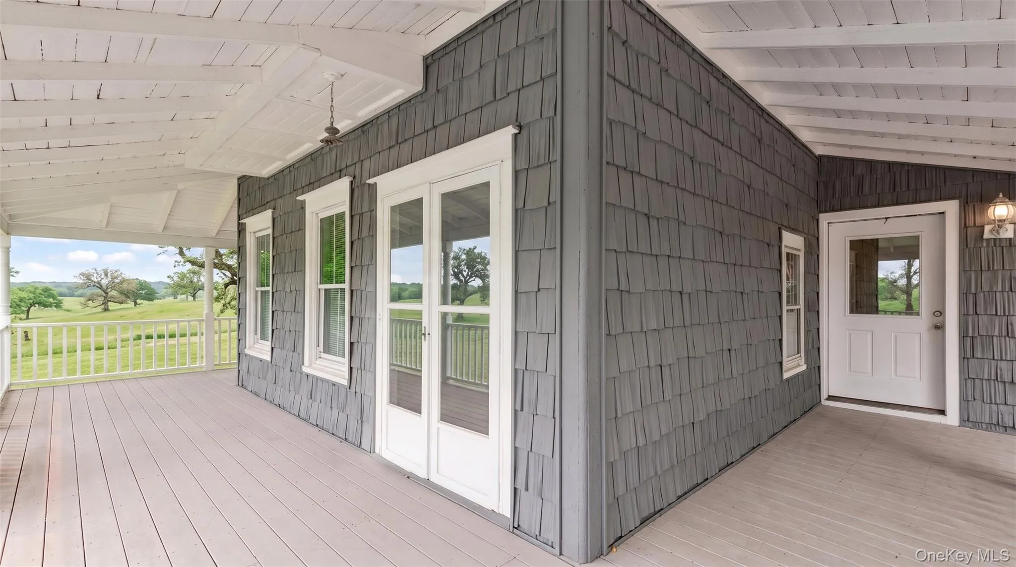 376 Montauk Highway, Southampton, NY, 2 Bedrooms Bedrooms, 5 Rooms Rooms,1 BathroomBathrooms,Residential Lease,For Rent,Montauk,0,1025318 376 Montauk Highway, Southampton, NY, 2 Bedrooms Bedrooms, 5 Rooms Rooms,1 BathroomBathrooms,Residential Lease,For Rent,Montauk,0,1025318