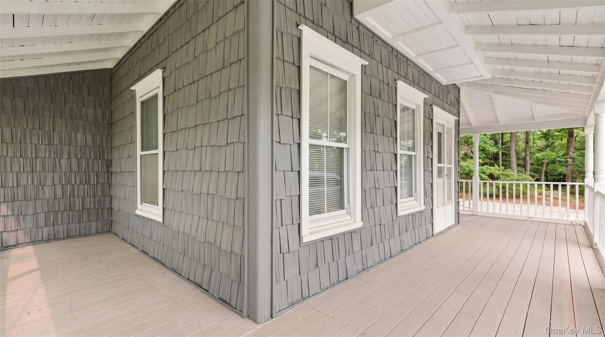 376 Montauk Highway, Southampton, NY, 2 Bedrooms Bedrooms, 5 Rooms Rooms,1 BathroomBathrooms,Residential Lease,For Rent,Montauk,0,1025318 376 Montauk Highway, Southampton, NY, 2 Bedrooms Bedrooms, 5 Rooms Rooms,1 BathroomBathrooms,Residential Lease,For Rent,Montauk,0,1025318