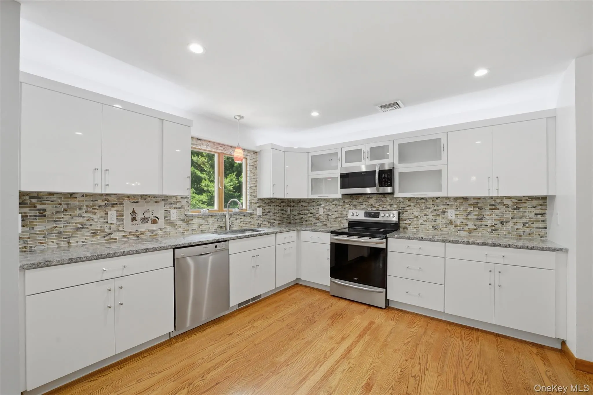 27 Casse Court, Carmel, NY, 3 Bedrooms Bedrooms, 10 Rooms Rooms,3 BathroomsBathrooms,Residential,For Rent,Casse,0,1025322 27 Casse Court, Carmel, NY, 3 Bedrooms Bedrooms, 10 Rooms Rooms,3 BathroomsBathrooms,Residential,For Rent,Casse,0,1025322