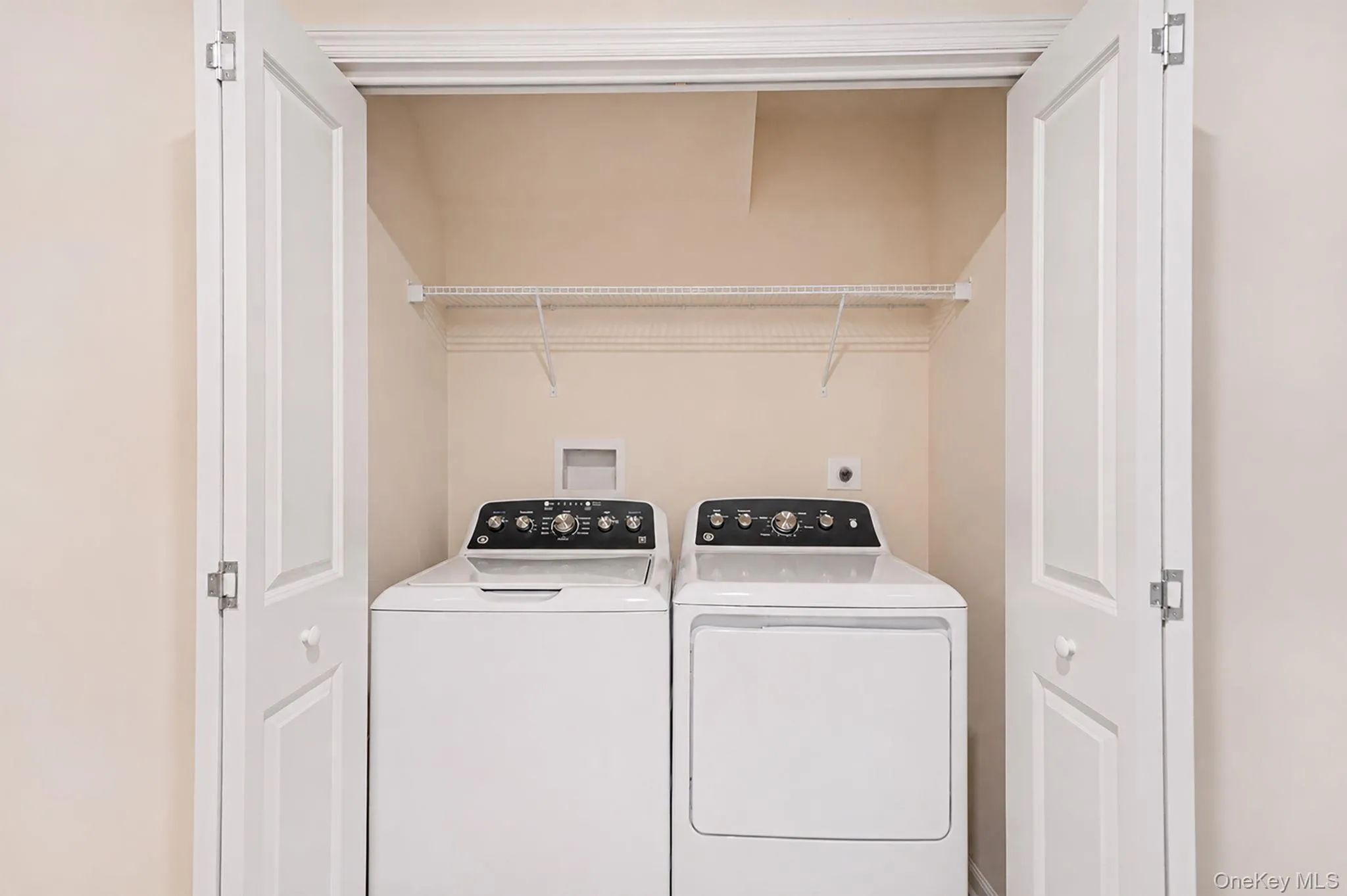 77 Willow Circle, Brookhaven, NY, 2 Bedrooms Bedrooms, 7 Rooms Rooms,2 BathroomsBathrooms,Residential,For Rent,Willow,0,1025323 77 Willow Circle, Brookhaven, NY, 2 Bedrooms Bedrooms, 7 Rooms Rooms,2 BathroomsBathrooms,Residential,For Rent,Willow,0,1025323
