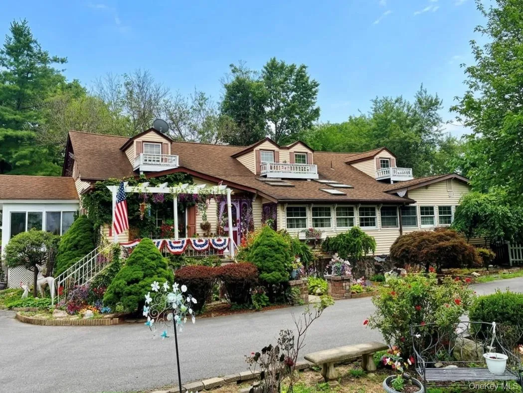 48 Maple Avenue, Goshen, NY, 4 Bedrooms Bedrooms, 9 Rooms Rooms,2 BathroomsBathrooms,Residential,For Rent,Maple,0,1025324 48 Maple Avenue, Goshen, NY, 4 Bedrooms Bedrooms, 9 Rooms Rooms,2 BathroomsBathrooms,Residential,For Rent,Maple,0,1025324