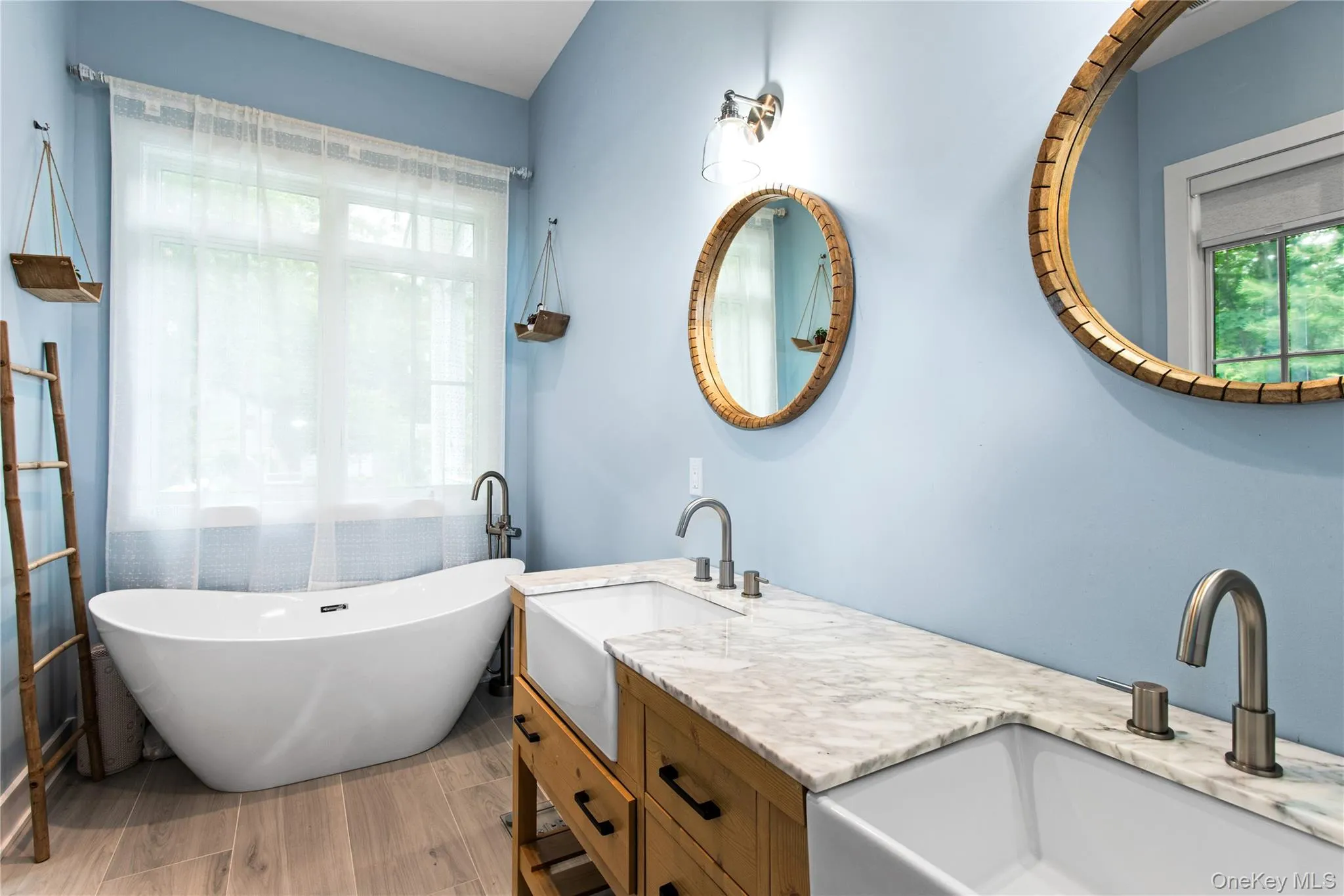 9 Deerland Drive, Southampton, NY, 6 Bedrooms Bedrooms, 16 Rooms Rooms,5 BathroomsBathrooms,Residential,For Rent,Deerland,0,1025325 9 Deerland Drive, Southampton, NY, 6 Bedrooms Bedrooms, 16 Rooms Rooms,5 BathroomsBathrooms,Residential,For Rent,Deerland,0,1025325