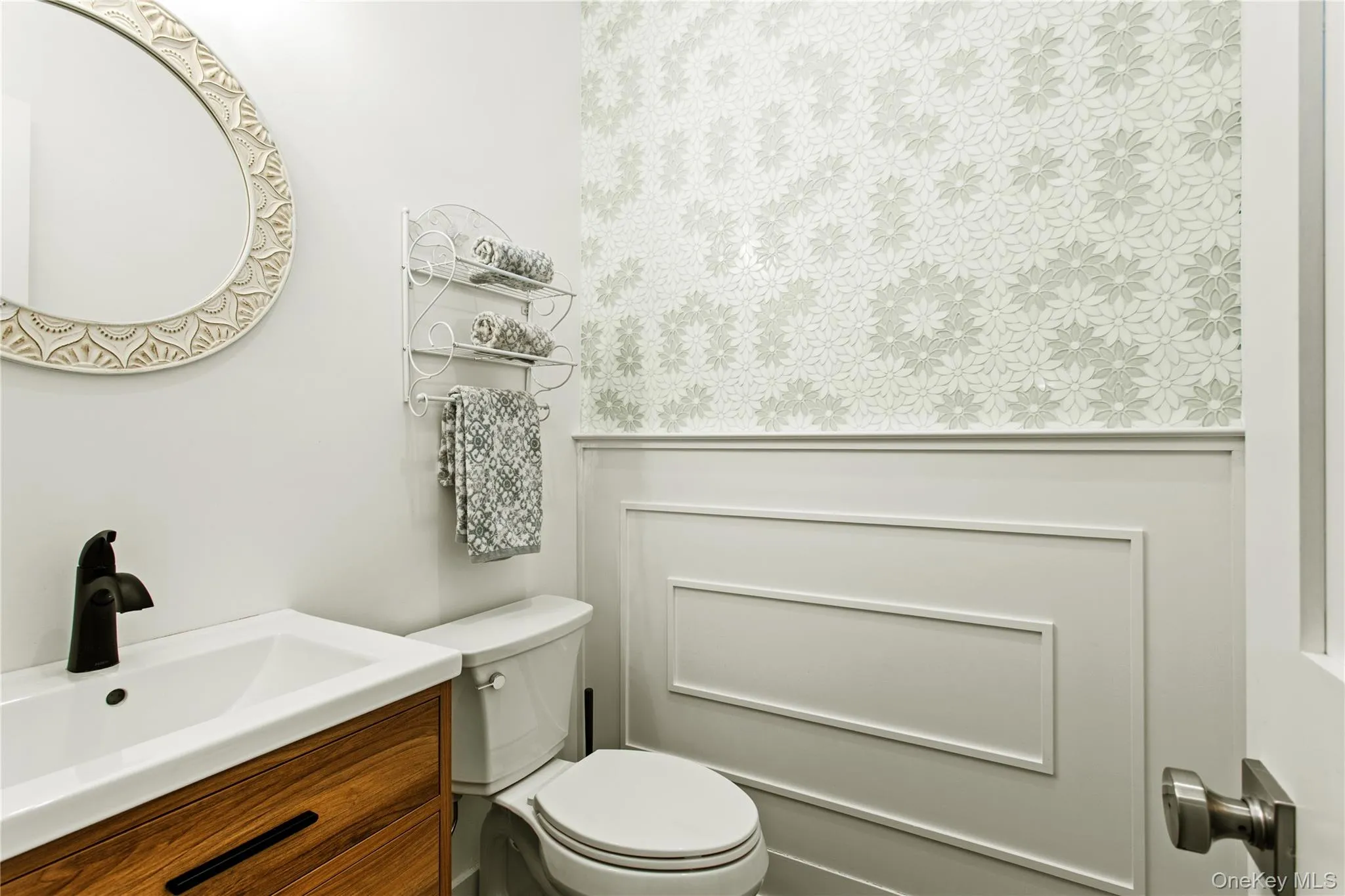 9 Deerland Drive, Southampton, NY, 6 Bedrooms Bedrooms, 16 Rooms Rooms,5 BathroomsBathrooms,Residential,For Rent,Deerland,0,1025325 9 Deerland Drive, Southampton, NY, 6 Bedrooms Bedrooms, 16 Rooms Rooms,5 BathroomsBathrooms,Residential,For Rent,Deerland,0,1025325