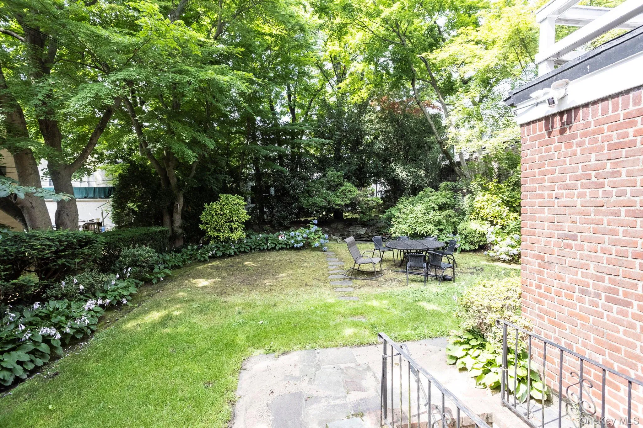 80-82 222nd Street, New York, NY, 3 Bedrooms Bedrooms, 12 Rooms Rooms,2 BathroomsBathrooms,Residential,For Rent,222nd,0,1025326 80-82 222nd Street, New York, NY, 3 Bedrooms Bedrooms, 12 Rooms Rooms,2 BathroomsBathrooms,Residential,For Rent,222nd,0,1025326