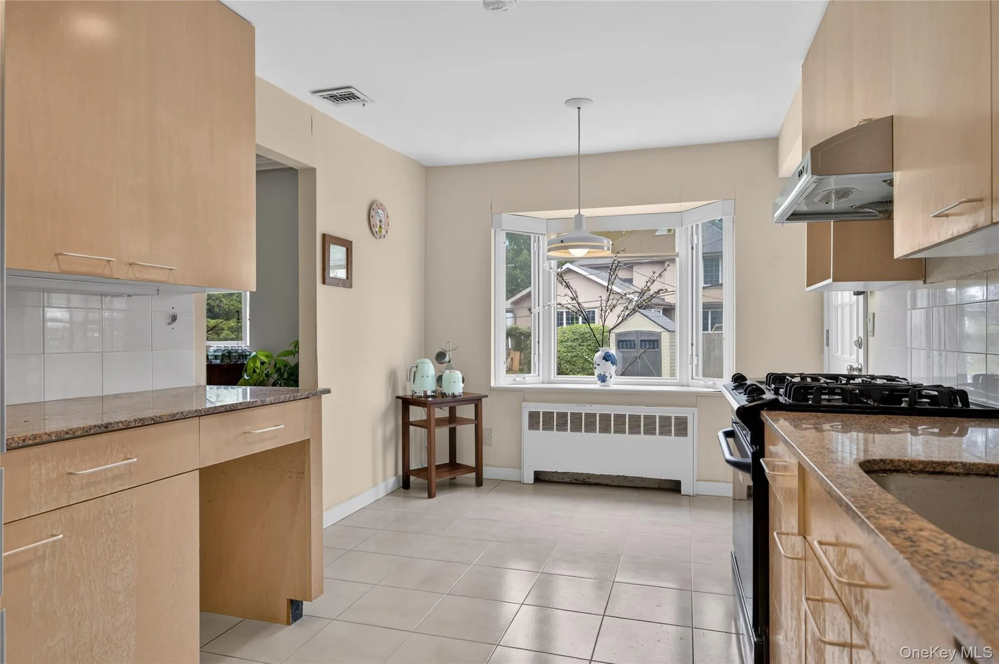 14 Holiday Park Drive, North Hempstead, NY, 3 Bedrooms Bedrooms, 7 Rooms Rooms,2 BathroomsBathrooms,Residential,For Rent,Holiday Park,0,1025337 14 Holiday Park Drive, North Hempstead, NY, 3 Bedrooms Bedrooms, 7 Rooms Rooms,2 BathroomsBathrooms,Residential,For Rent,Holiday Park,0,1025337