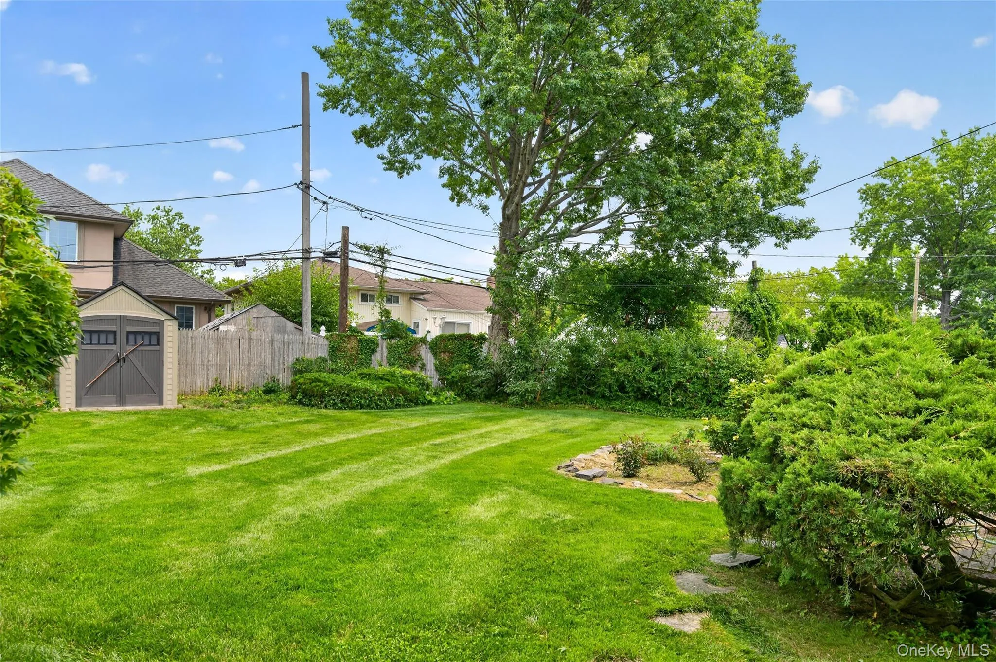 14 Holiday Park Drive, North Hempstead, NY, 3 Bedrooms Bedrooms, 7 Rooms Rooms,2 BathroomsBathrooms,Residential,For Rent,Holiday Park,0,1025337 14 Holiday Park Drive, North Hempstead, NY, 3 Bedrooms Bedrooms, 7 Rooms Rooms,2 BathroomsBathrooms,Residential,For Rent,Holiday Park,0,1025337