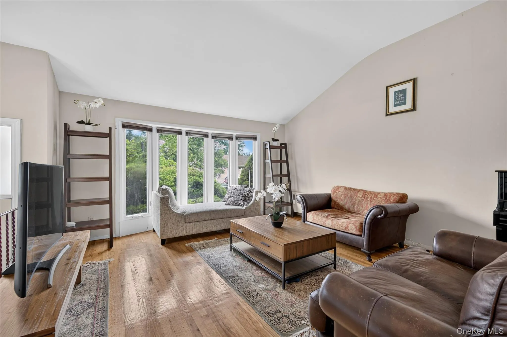 14 Holiday Park Drive, North Hempstead, NY, 3 Bedrooms Bedrooms, 7 Rooms Rooms,2 BathroomsBathrooms,Residential,For Rent,Holiday Park,0,1025337 14 Holiday Park Drive, North Hempstead, NY, 3 Bedrooms Bedrooms, 7 Rooms Rooms,2 BathroomsBathrooms,Residential,For Rent,Holiday Park,0,1025337