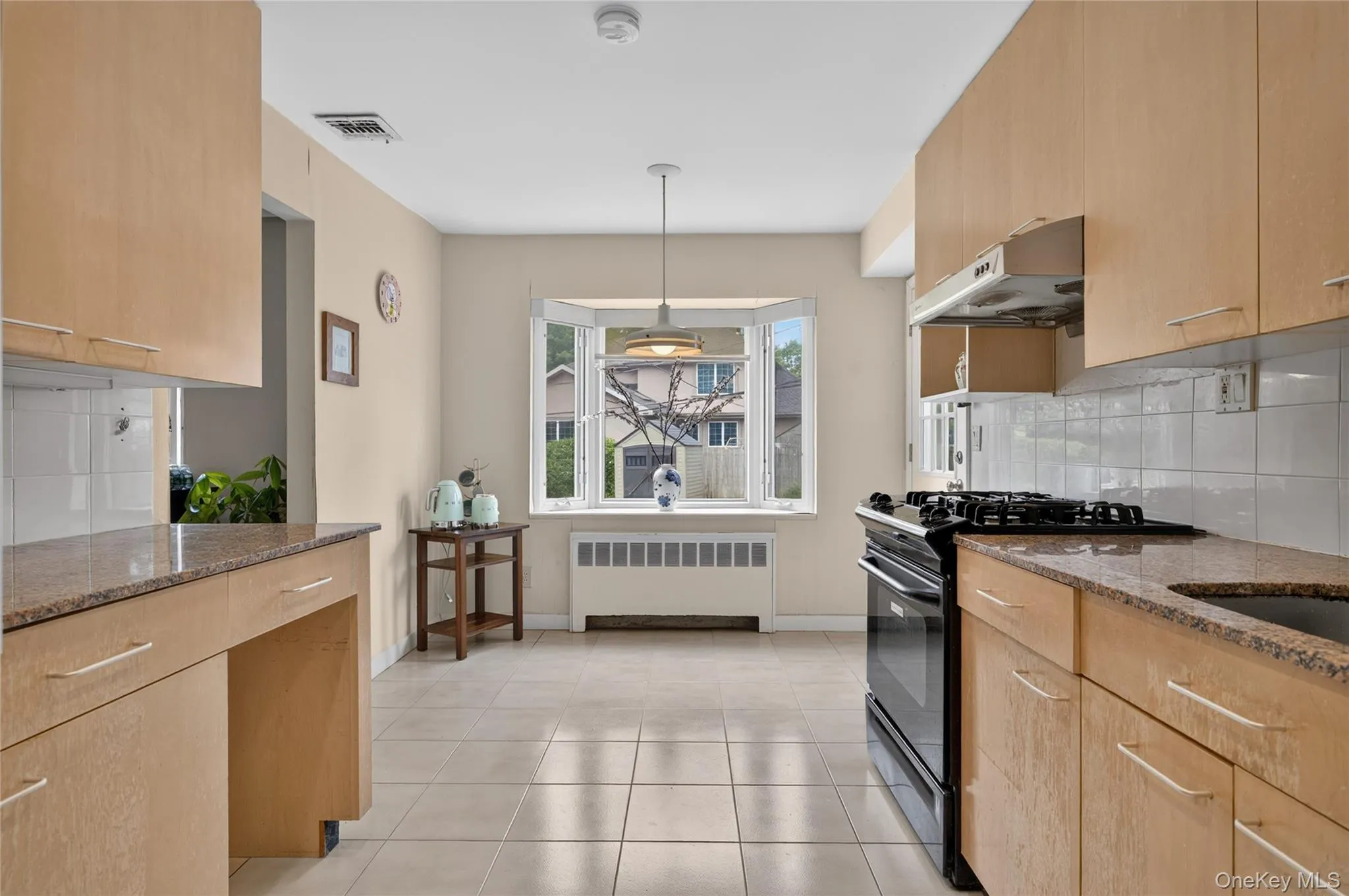 14 Holiday Park Drive, North Hempstead, NY, 3 Bedrooms Bedrooms, 7 Rooms Rooms,2 BathroomsBathrooms,Residential,For Rent,Holiday Park,0,1025337 14 Holiday Park Drive, North Hempstead, NY, 3 Bedrooms Bedrooms, 7 Rooms Rooms,2 BathroomsBathrooms,Residential,For Rent,Holiday Park,0,1025337