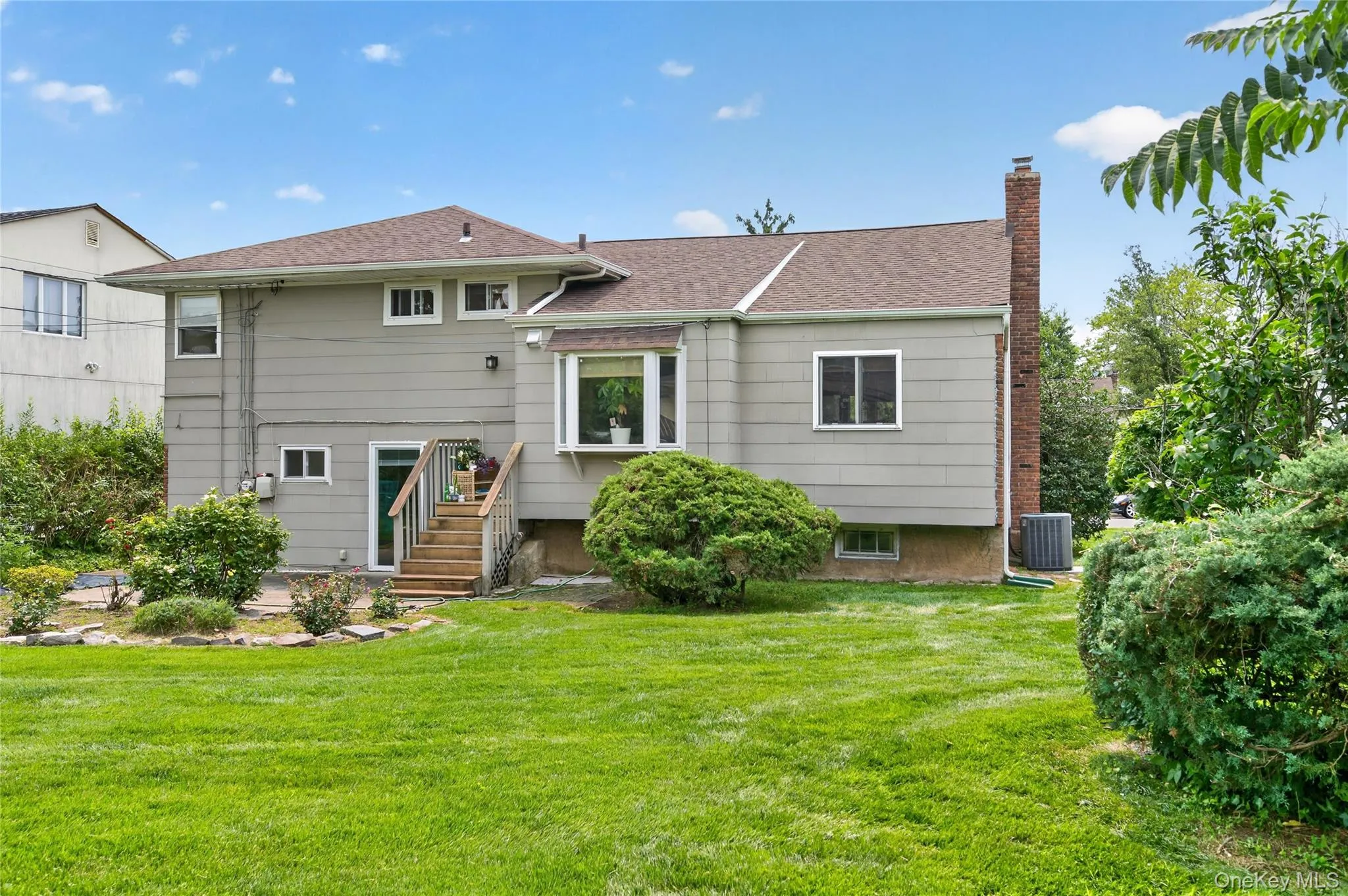 14 Holiday Park Drive, North Hempstead, NY, 3 Bedrooms Bedrooms, 7 Rooms Rooms,2 BathroomsBathrooms,Residential,For Rent,Holiday Park,0,1025337 14 Holiday Park Drive, North Hempstead, NY, 3 Bedrooms Bedrooms, 7 Rooms Rooms,2 BathroomsBathrooms,Residential,For Rent,Holiday Park,0,1025337