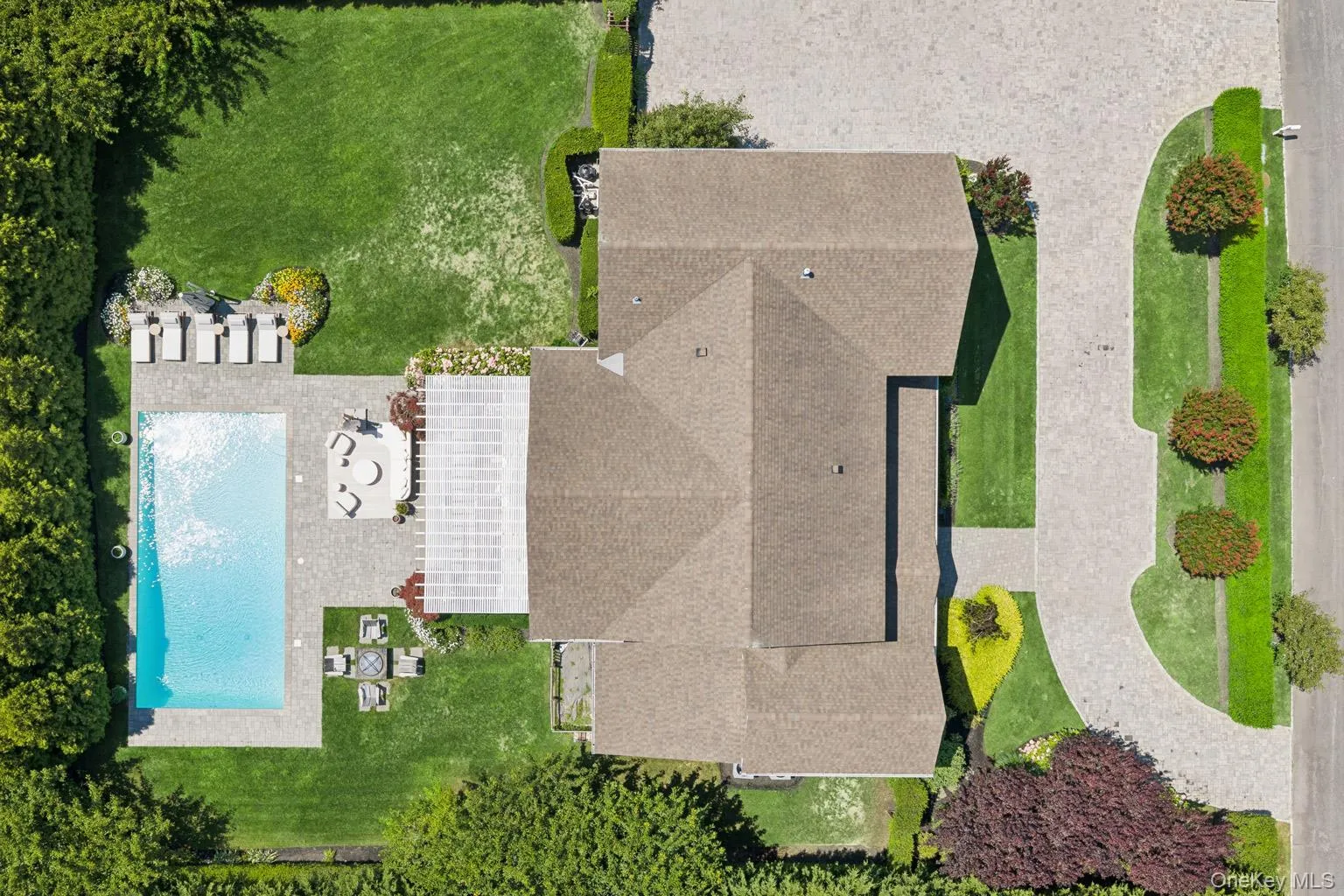 22 Summer Drive, Southampton, NY, 4 Bedrooms Bedrooms, 14 Rooms Rooms,3 BathroomsBathrooms,Residential,For Rent,Summer,0,1025348 22 Summer Drive, Southampton, NY, 4 Bedrooms Bedrooms, 14 Rooms Rooms,3 BathroomsBathrooms,Residential,For Rent,Summer,0,1025348