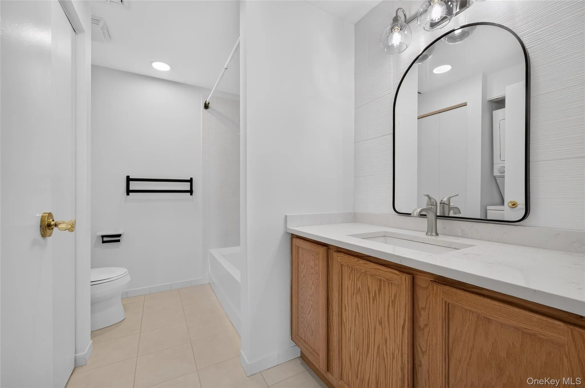 242 Maple Avenue, North Hempstead, NY, 1 Bedroom Bedrooms, 3 Rooms Rooms,1 BathroomBathrooms,Residential Lease,For Rent,Maple,0,1025349 242 Maple Avenue, North Hempstead, NY, 1 Bedroom Bedrooms, 3 Rooms Rooms,1 BathroomBathrooms,Residential Lease,For Rent,Maple,0,1025349