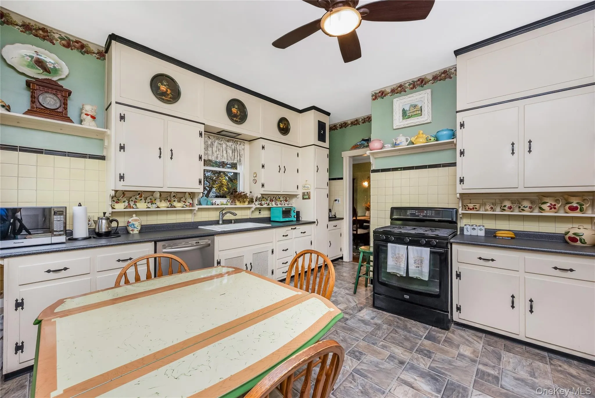 67 Davison Place, Hempstead, NY, 4 Bedrooms Bedrooms, 9 Rooms Rooms,2 BathroomsBathrooms,Residential,For Rent,Davison,0,1025359 67 Davison Place, Hempstead, NY, 4 Bedrooms Bedrooms, 9 Rooms Rooms,2 BathroomsBathrooms,Residential,For Rent,Davison,0,1025359