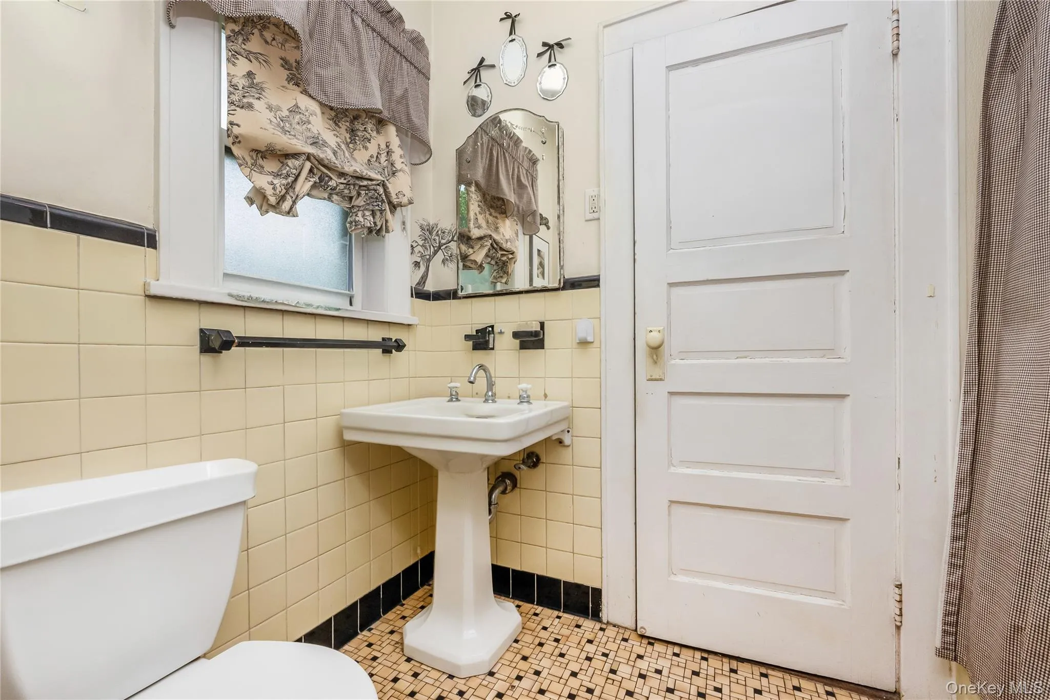 67 Davison Place, Hempstead, NY, 4 Bedrooms Bedrooms, 9 Rooms Rooms,2 BathroomsBathrooms,Residential,For Rent,Davison,0,1025359 67 Davison Place, Hempstead, NY, 4 Bedrooms Bedrooms, 9 Rooms Rooms,2 BathroomsBathrooms,Residential,For Rent,Davison,0,1025359