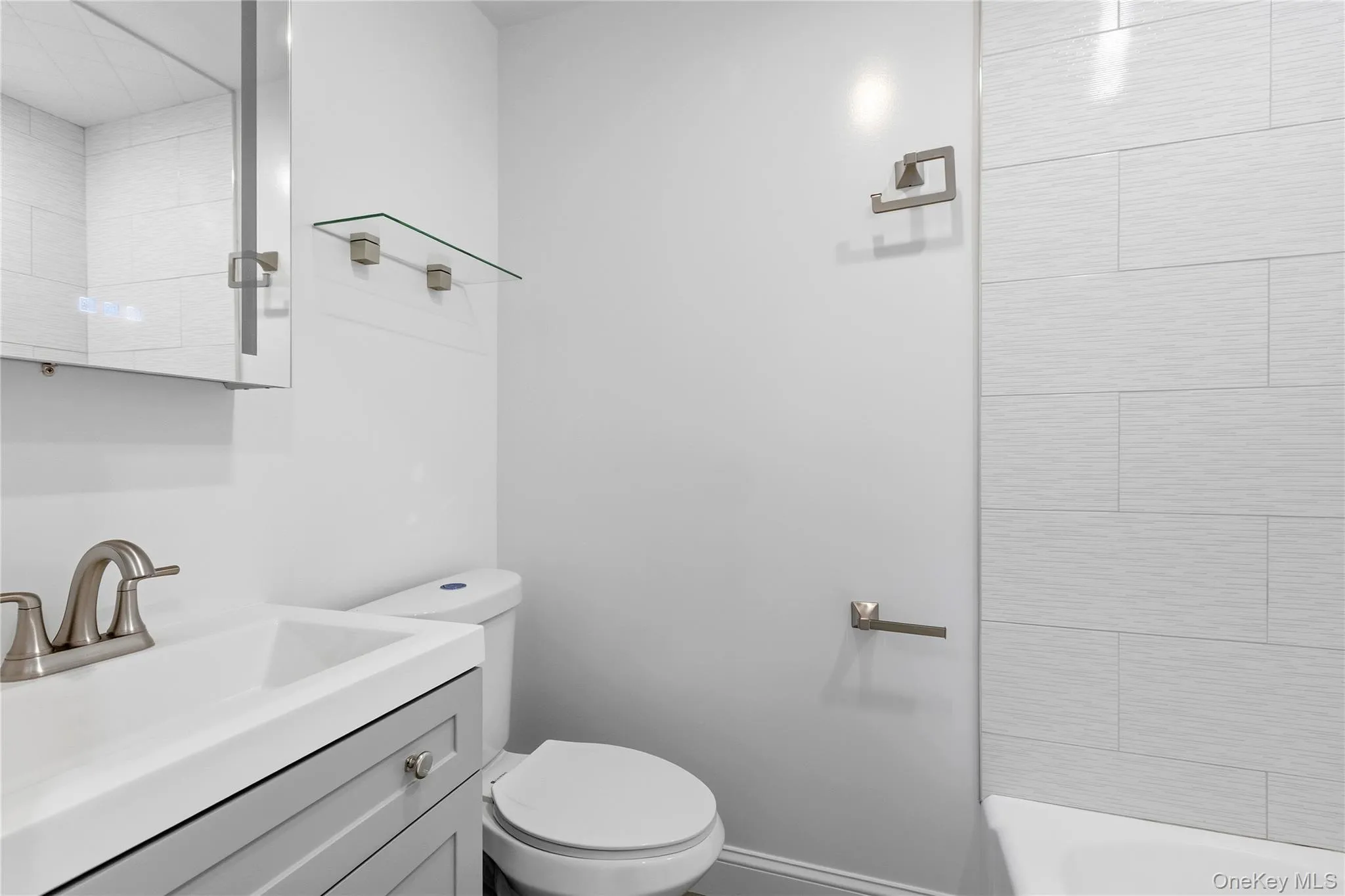 56 Highland Avenue, Ossining, NY, 1 Bedroom Bedrooms, 3 Rooms Rooms,1 BathroomBathrooms,Residential Lease,For Rent,Highland,0,1025361 56 Highland Avenue, Ossining, NY, 1 Bedroom Bedrooms, 3 Rooms Rooms,1 BathroomBathrooms,Residential Lease,For Rent,Highland,0,1025361