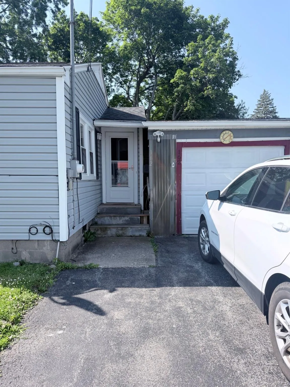 162 Landon Avenue, Out Of Area, NY, 2 Bedrooms Bedrooms, 5 Rooms Rooms,1 BathroomBathrooms,Residential,For Rent,Landon,0,1025363 162 Landon Avenue, Out Of Area, NY, 2 Bedrooms Bedrooms, 5 Rooms Rooms,1 BathroomBathrooms,Residential,For Rent,Landon,0,1025363