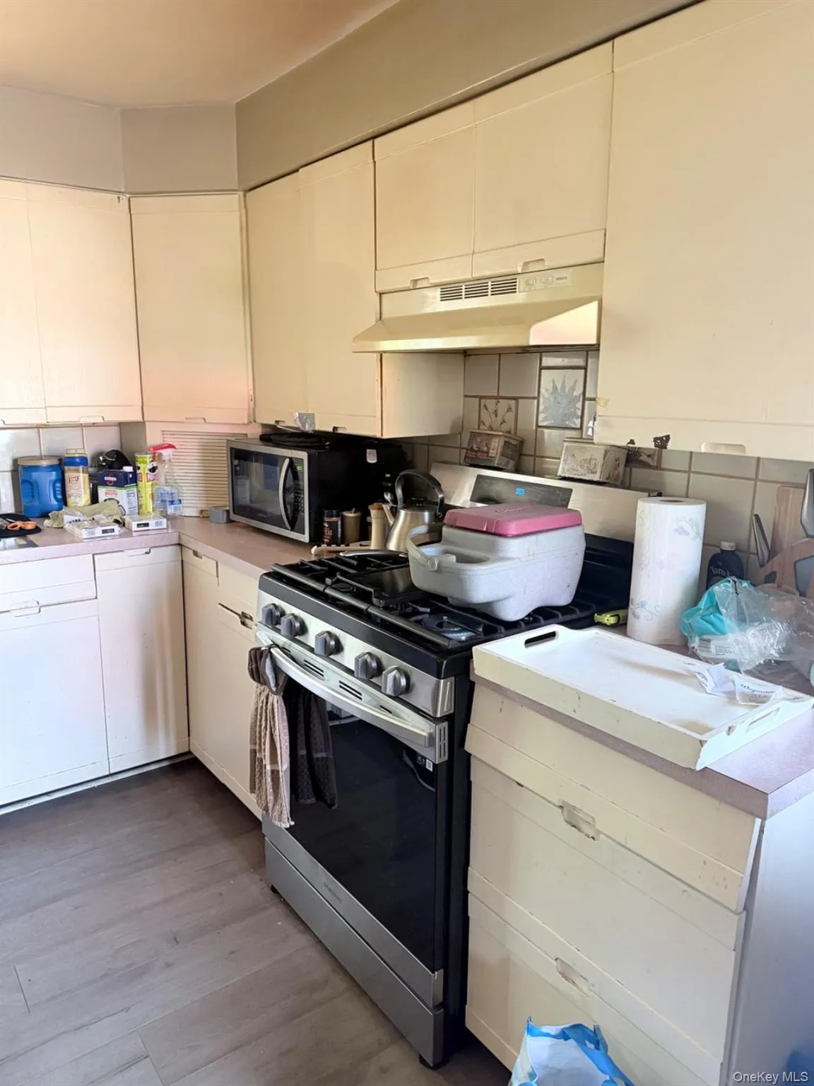 162 Landon Avenue, Out Of Area, NY, 2 Bedrooms Bedrooms, 5 Rooms Rooms,1 BathroomBathrooms,Residential,For Rent,Landon,0,1025363 162 Landon Avenue, Out Of Area, NY, 2 Bedrooms Bedrooms, 5 Rooms Rooms,1 BathroomBathrooms,Residential,For Rent,Landon,0,1025363