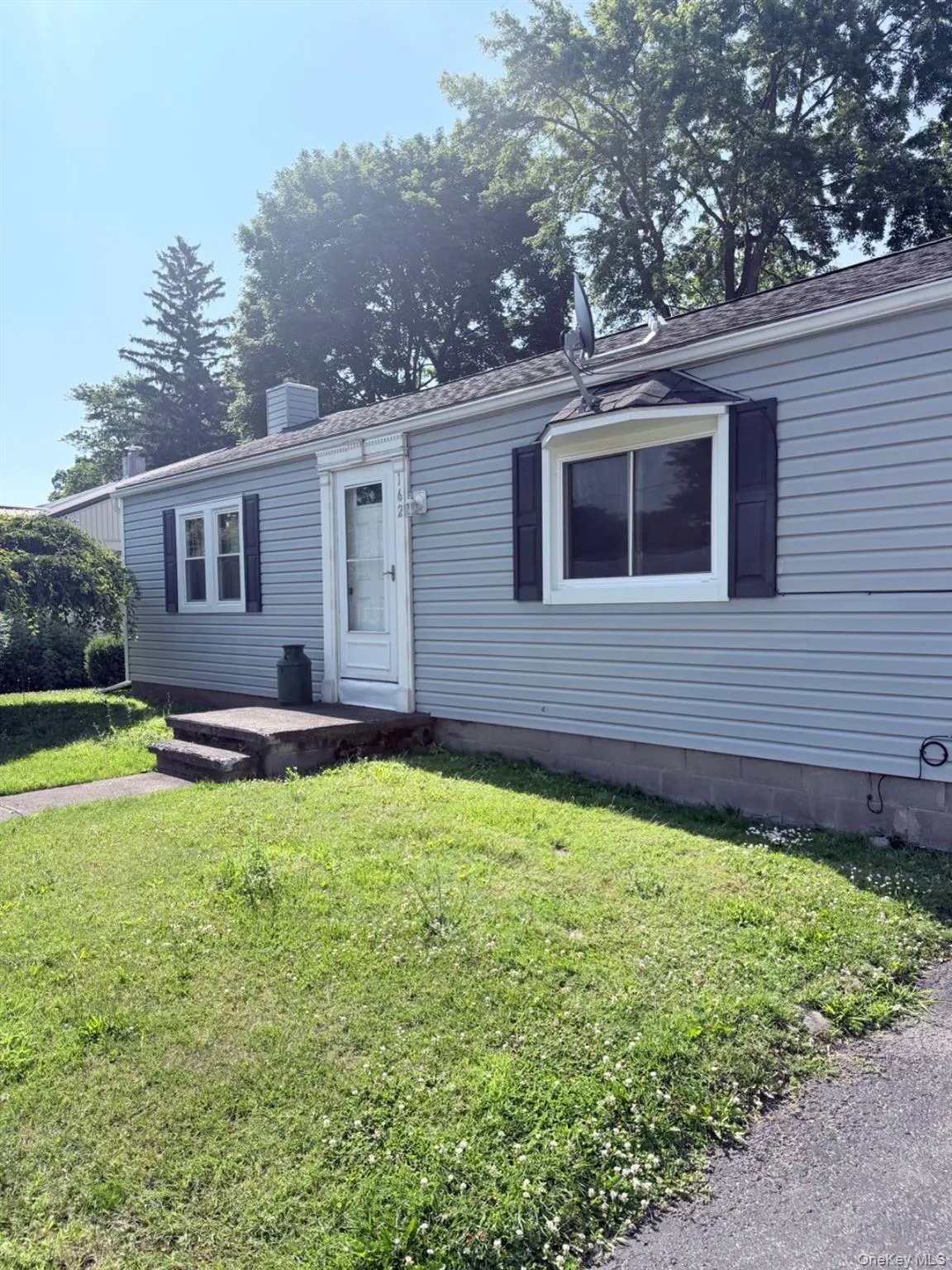 162 Landon Avenue, Out Of Area, NY, 2 Bedrooms Bedrooms, 5 Rooms Rooms,1 BathroomBathrooms,Residential,For Rent,Landon,0,1025363 162 Landon Avenue, Out Of Area, NY, 2 Bedrooms Bedrooms, 5 Rooms Rooms,1 BathroomBathrooms,Residential,For Rent,Landon,0,1025363