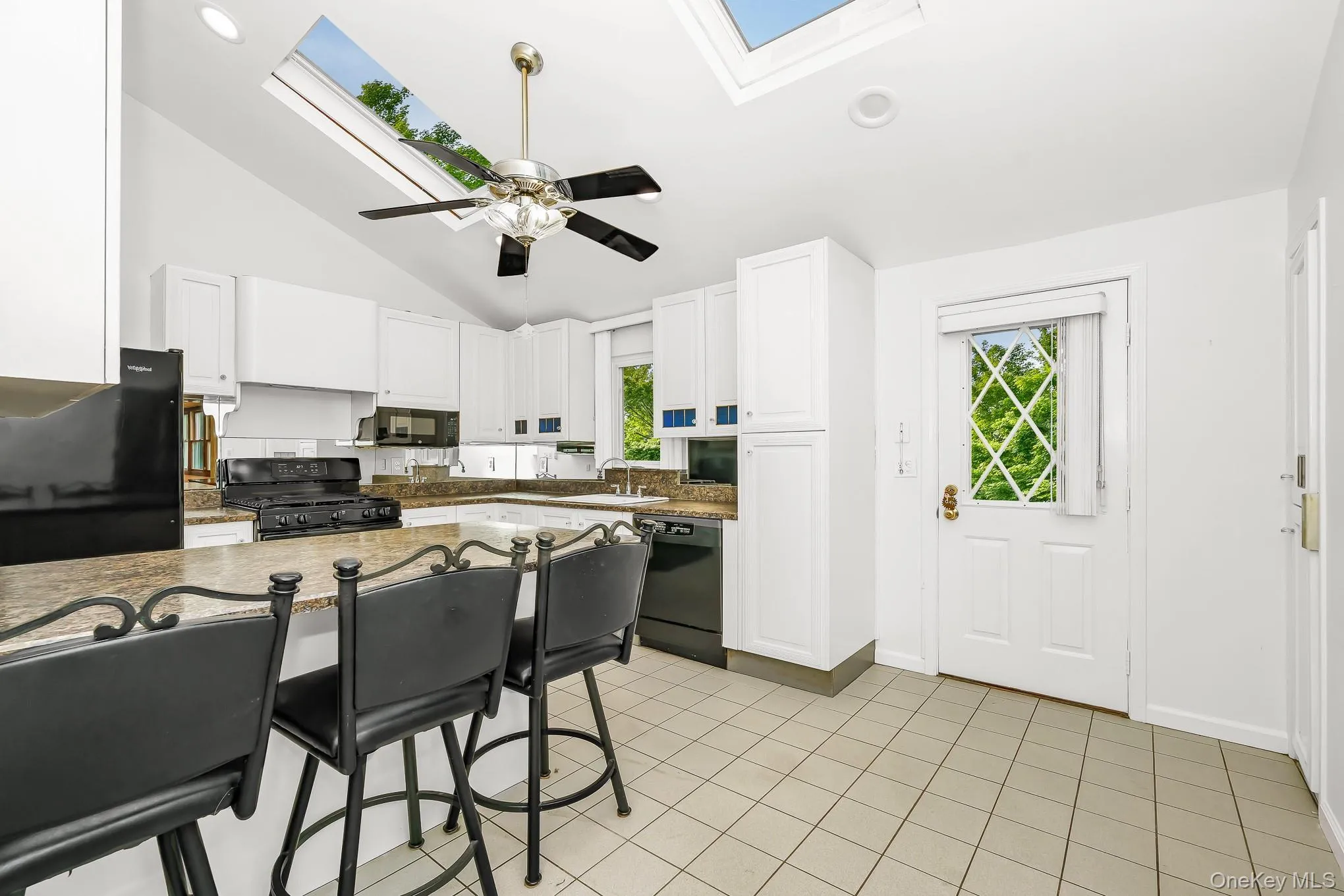 195 Albany Avenue, Oyster Bay, NY, 3 Bedrooms Bedrooms, 9 Rooms Rooms,1 BathroomBathrooms,Residential,For Rent,Albany,0,1025368 195 Albany Avenue, Oyster Bay, NY, 3 Bedrooms Bedrooms, 9 Rooms Rooms,1 BathroomBathrooms,Residential,For Rent,Albany,0,1025368