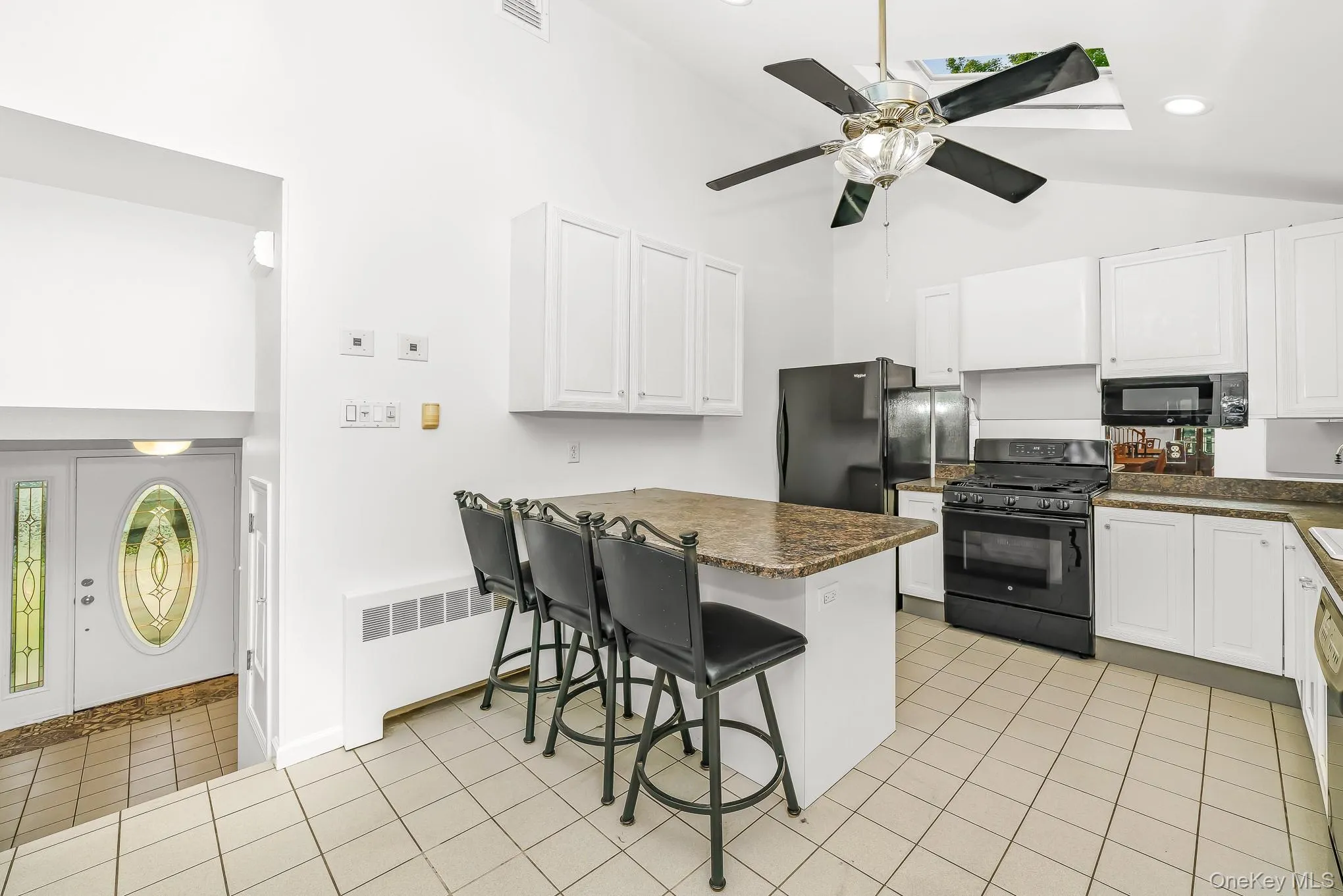 195 Albany Avenue, Oyster Bay, NY, 3 Bedrooms Bedrooms, 9 Rooms Rooms,1 BathroomBathrooms,Residential,For Rent,Albany,0,1025368 195 Albany Avenue, Oyster Bay, NY, 3 Bedrooms Bedrooms, 9 Rooms Rooms,1 BathroomBathrooms,Residential,For Rent,Albany,0,1025368