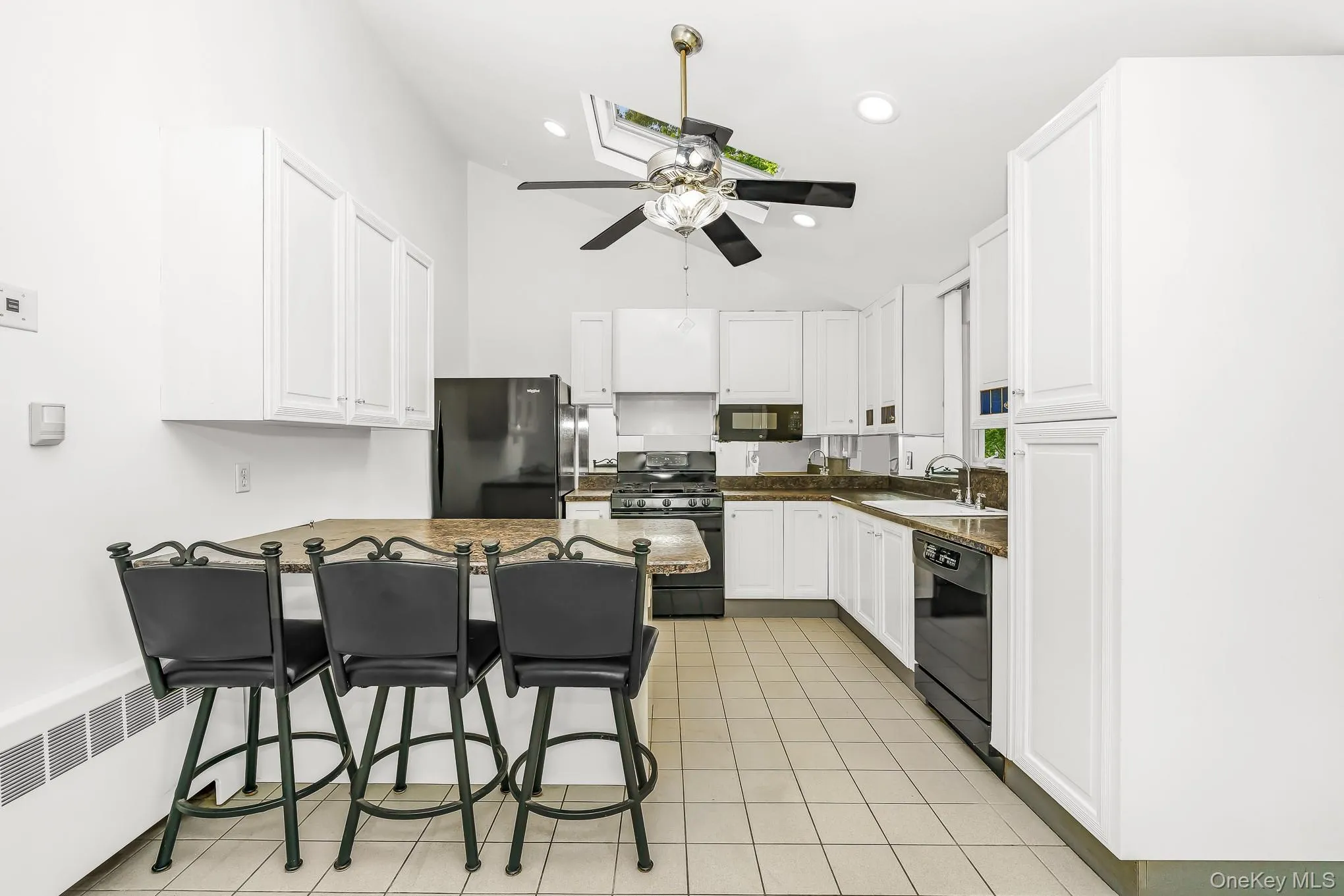 195 Albany Avenue, Oyster Bay, NY, 3 Bedrooms Bedrooms, 9 Rooms Rooms,1 BathroomBathrooms,Residential,For Rent,Albany,0,1025368 195 Albany Avenue, Oyster Bay, NY, 3 Bedrooms Bedrooms, 9 Rooms Rooms,1 BathroomBathrooms,Residential,For Rent,Albany,0,1025368