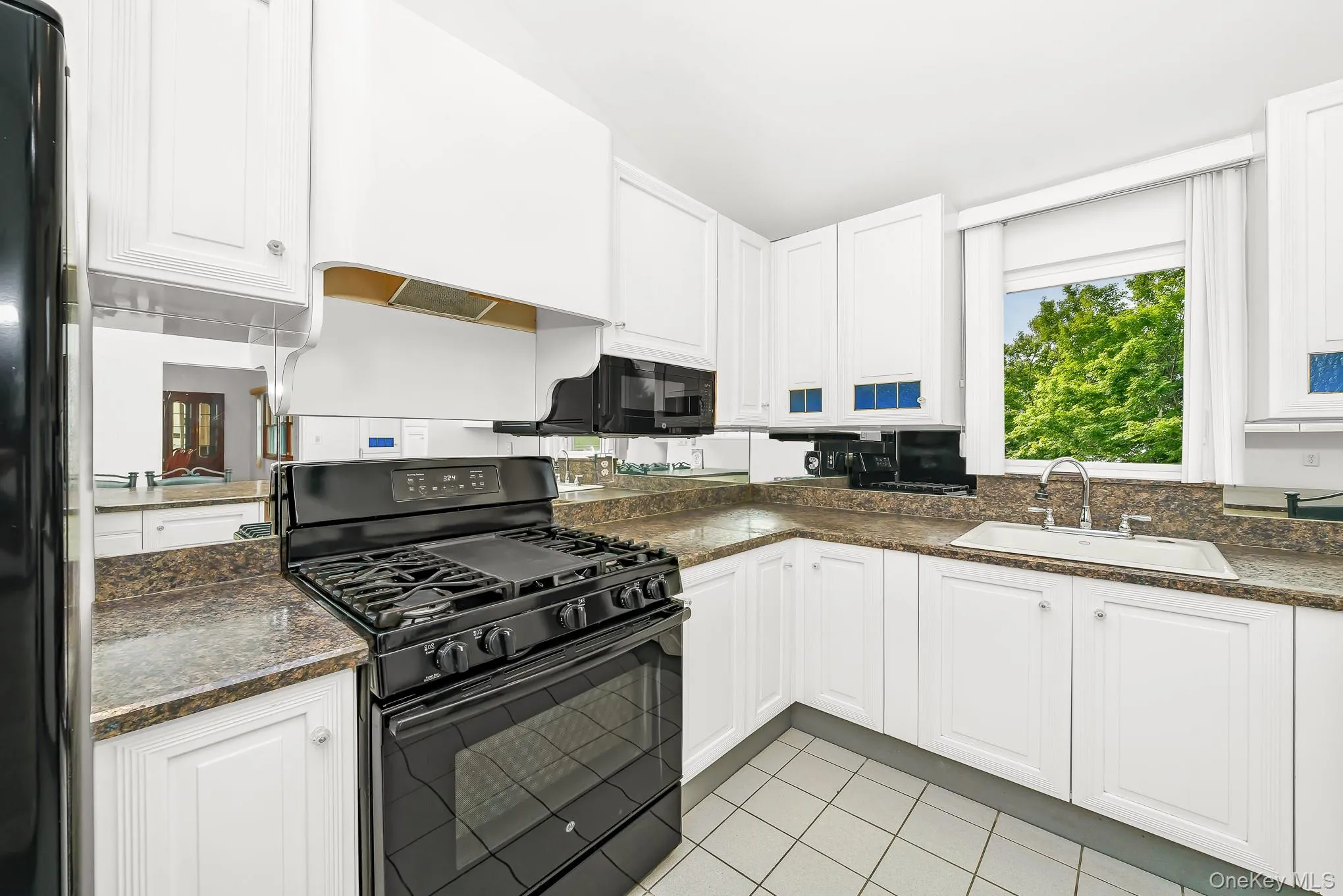 195 Albany Avenue, Oyster Bay, NY, 3 Bedrooms Bedrooms, 9 Rooms Rooms,1 BathroomBathrooms,Residential,For Rent,Albany,0,1025368 195 Albany Avenue, Oyster Bay, NY, 3 Bedrooms Bedrooms, 9 Rooms Rooms,1 BathroomBathrooms,Residential,For Rent,Albany,0,1025368