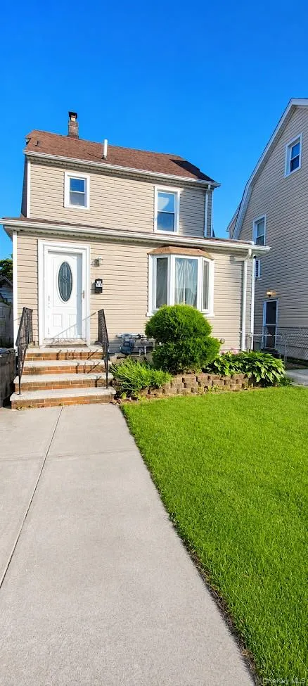 24738 88th Drive, New York, NY, 2 Bedrooms Bedrooms, 3 Rooms Rooms,1 BathroomBathrooms,Residential Lease,For Rent,88th,0,1025370 24738 88th Drive, New York, NY, 2 Bedrooms Bedrooms, 3 Rooms Rooms,1 BathroomBathrooms,Residential Lease,For Rent,88th,0,1025370