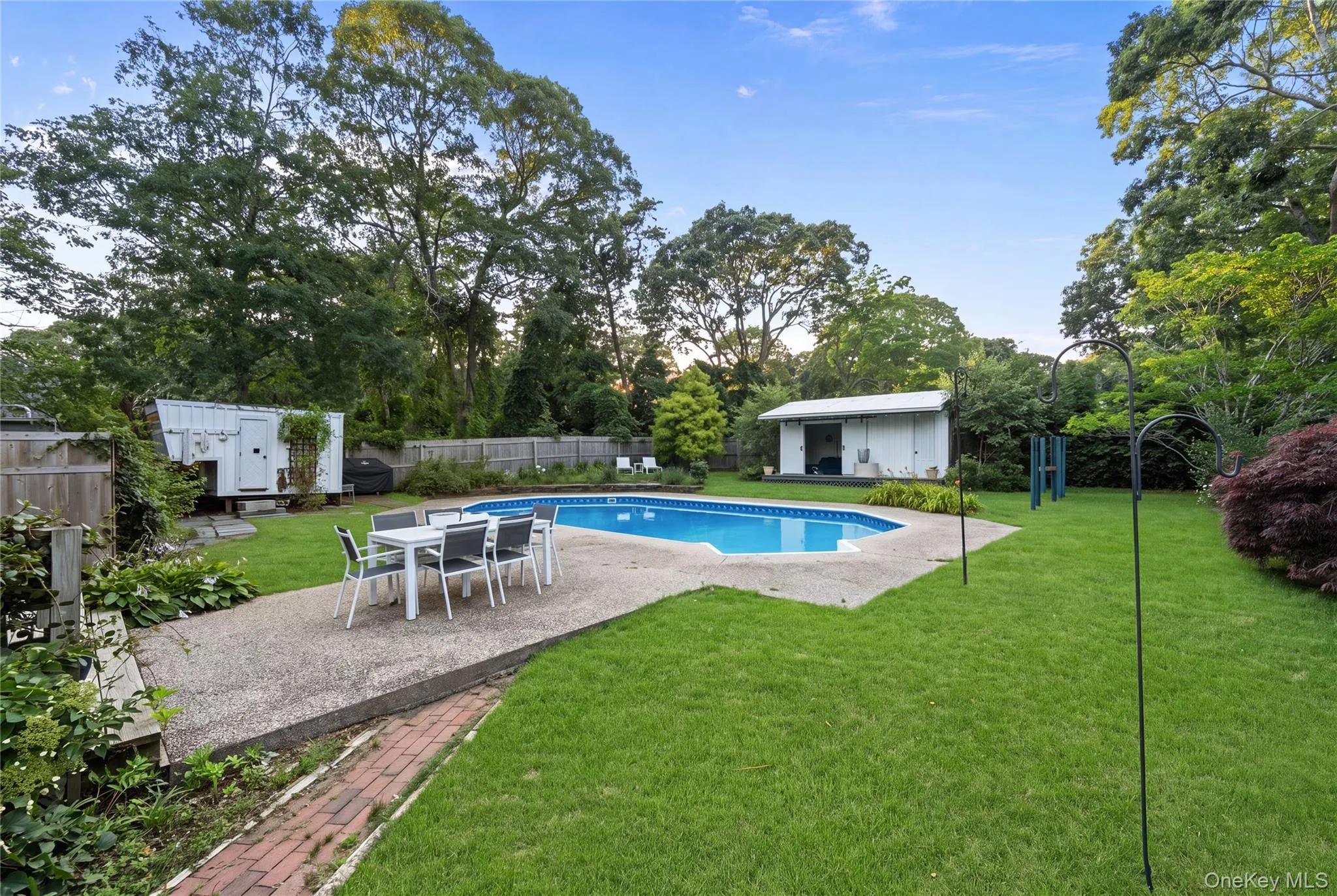 36 Argonne Road, Southampton, NY, 3 Bedrooms Bedrooms, 8 Rooms Rooms,2 BathroomsBathrooms,Residential,For Rent,Argonne,0,1025378 36 Argonne Road, Southampton, NY, 3 Bedrooms Bedrooms, 8 Rooms Rooms,2 BathroomsBathrooms,Residential,For Rent,Argonne,0,1025378