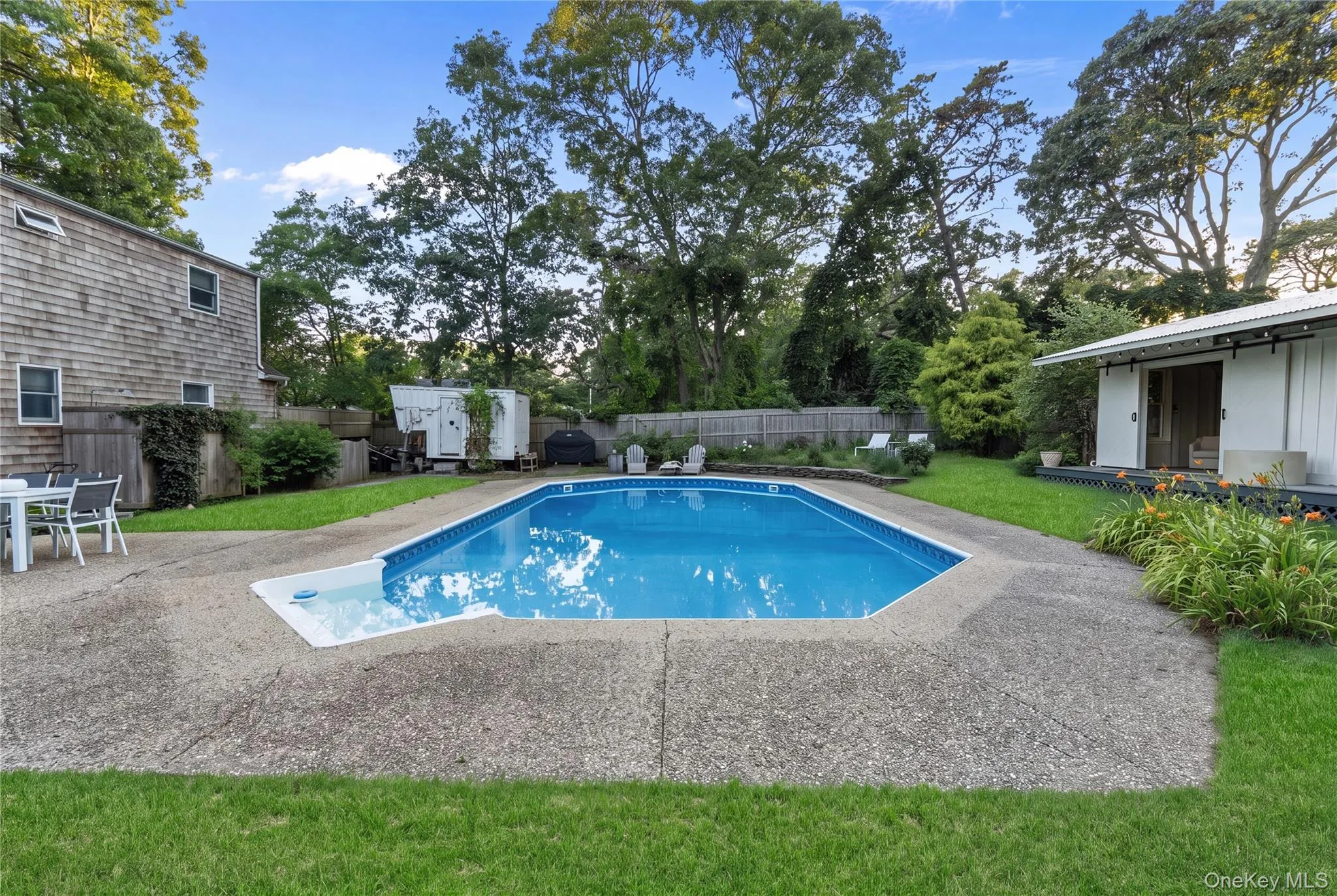 36 Argonne Road, Southampton, NY, 3 Bedrooms Bedrooms, 8 Rooms Rooms,2 BathroomsBathrooms,Residential,For Rent,Argonne,0,1025378 36 Argonne Road, Southampton, NY, 3 Bedrooms Bedrooms, 8 Rooms Rooms,2 BathroomsBathrooms,Residential,For Rent,Argonne,0,1025378