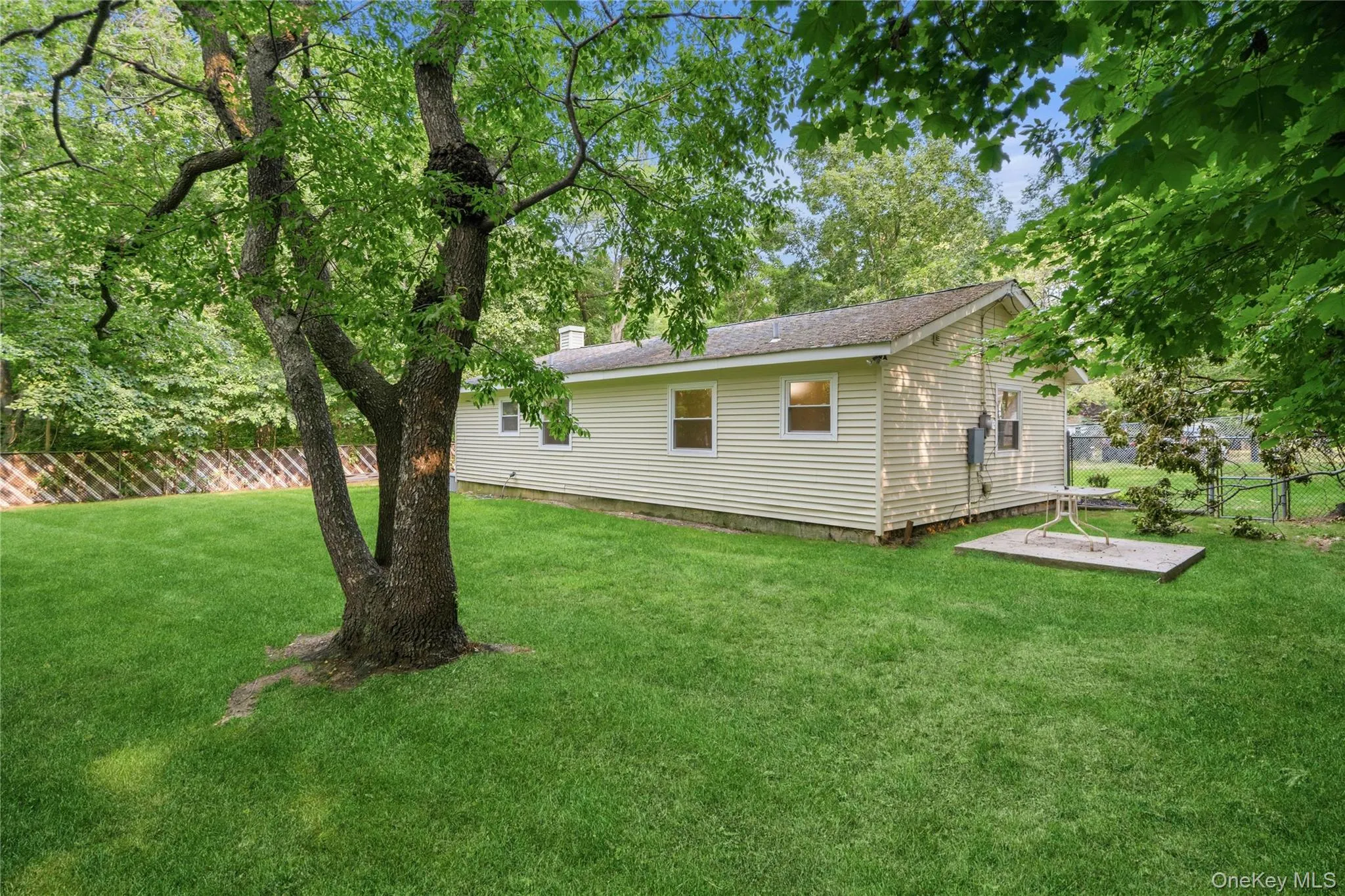 3 Aspen Road, Brookhaven, NY, 3 Bedrooms Bedrooms, 6 Rooms Rooms,1 BathroomBathrooms,Residential,For Rent,Aspen,0,1025381 3 Aspen Road, Brookhaven, NY, 3 Bedrooms Bedrooms, 6 Rooms Rooms,1 BathroomBathrooms,Residential,For Rent,Aspen,0,1025381
