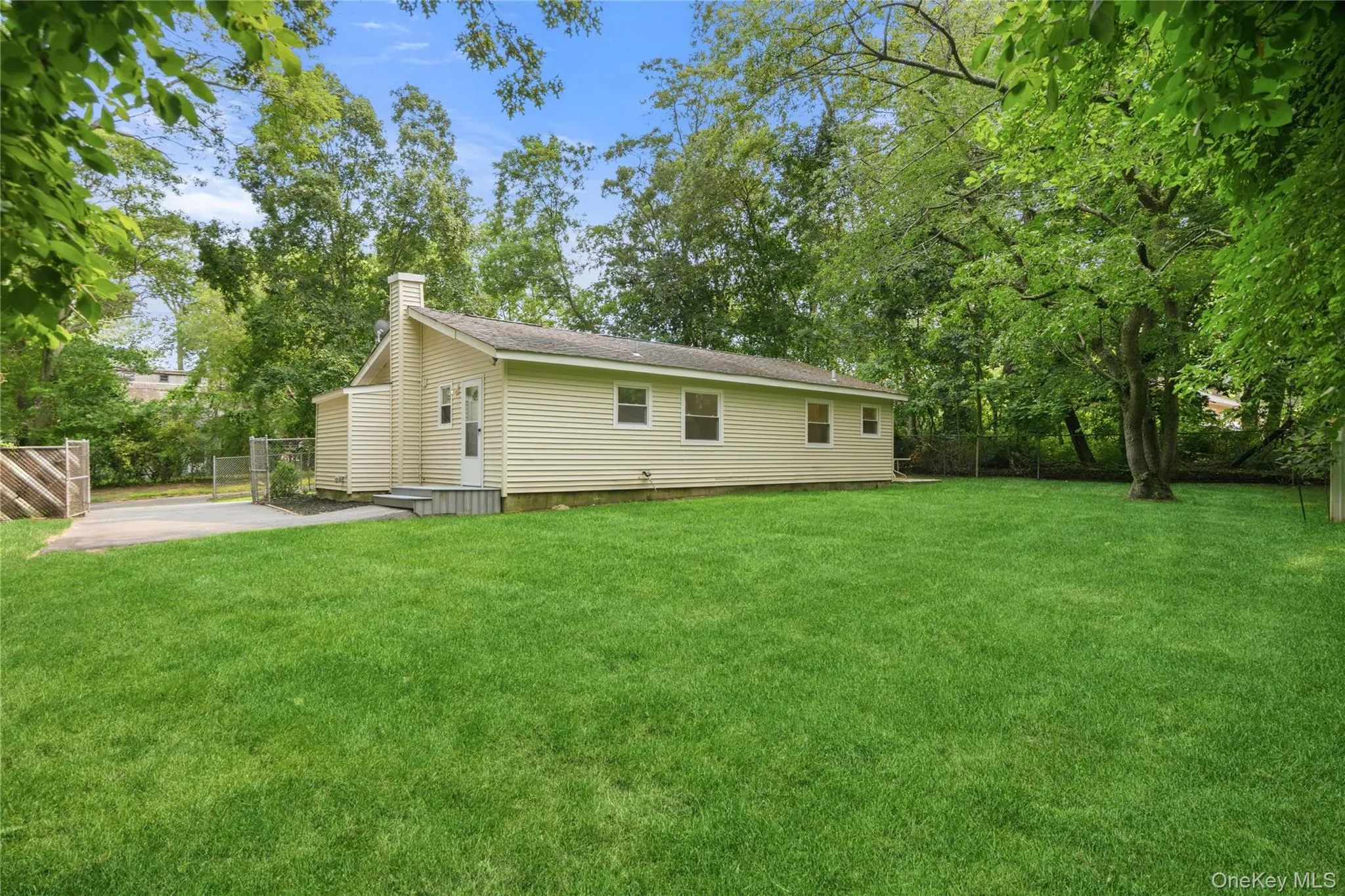 3 Aspen Road, Brookhaven, NY, 3 Bedrooms Bedrooms, 6 Rooms Rooms,1 BathroomBathrooms,Residential,For Rent,Aspen,0,1025381 3 Aspen Road, Brookhaven, NY, 3 Bedrooms Bedrooms, 6 Rooms Rooms,1 BathroomBathrooms,Residential,For Rent,Aspen,0,1025381