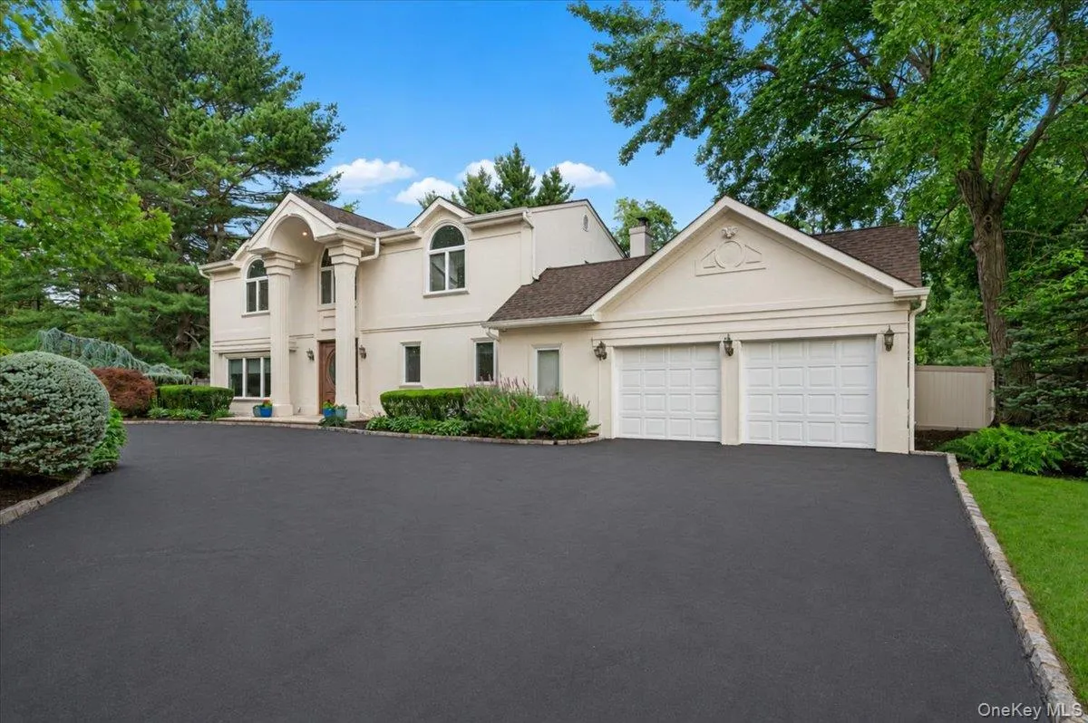76 Wildwood Drive, Huntington, NY, 6 Bedrooms Bedrooms, 12 Rooms Rooms,3 BathroomsBathrooms,Residential,For Rent,Wildwood,0,1025383 76 Wildwood Drive, Huntington, NY, 6 Bedrooms Bedrooms, 12 Rooms Rooms,3 BathroomsBathrooms,Residential,For Rent,Wildwood,0,1025383