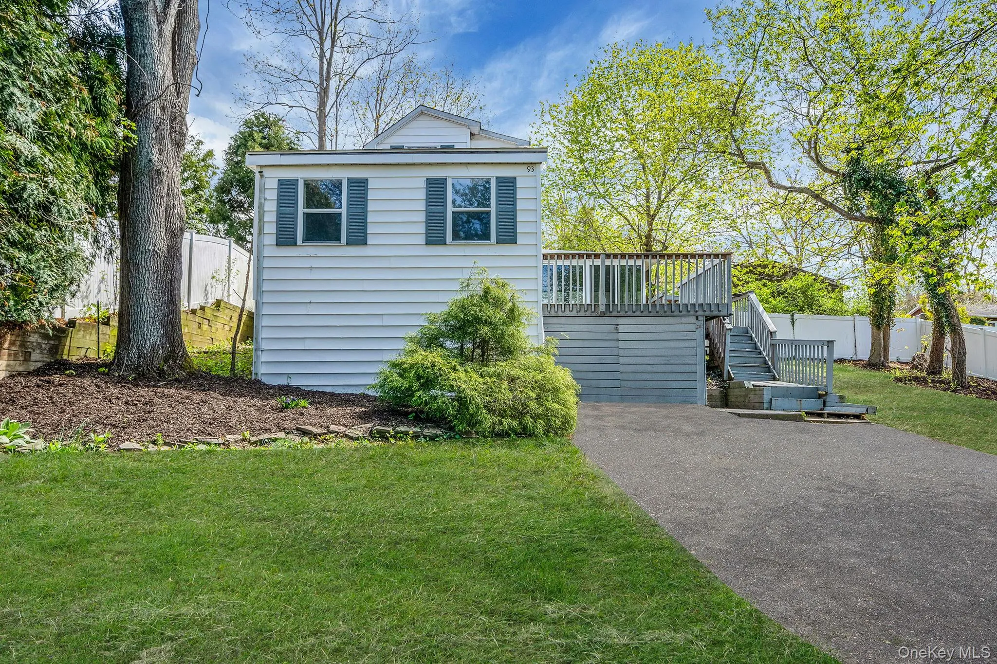93 Maple Road, Smithtown, NY, 2 Bedrooms Bedrooms, 5 Rooms Rooms,1 BathroomBathrooms,Residential Lease,For Rent,Maple,0,1025389 93 Maple Road, Smithtown, NY, 2 Bedrooms Bedrooms, 5 Rooms Rooms,1 BathroomBathrooms,Residential Lease,For Rent,Maple,0,1025389