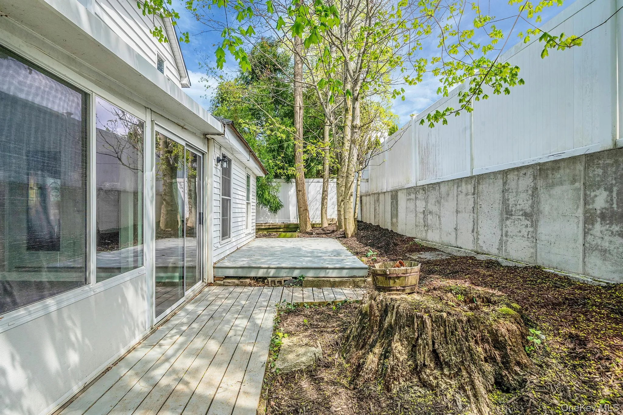93 Maple Road, Smithtown, NY, 2 Bedrooms Bedrooms, 5 Rooms Rooms,1 BathroomBathrooms,Residential Lease,For Rent,Maple,0,1025389 93 Maple Road, Smithtown, NY, 2 Bedrooms Bedrooms, 5 Rooms Rooms,1 BathroomBathrooms,Residential Lease,For Rent,Maple,0,1025389