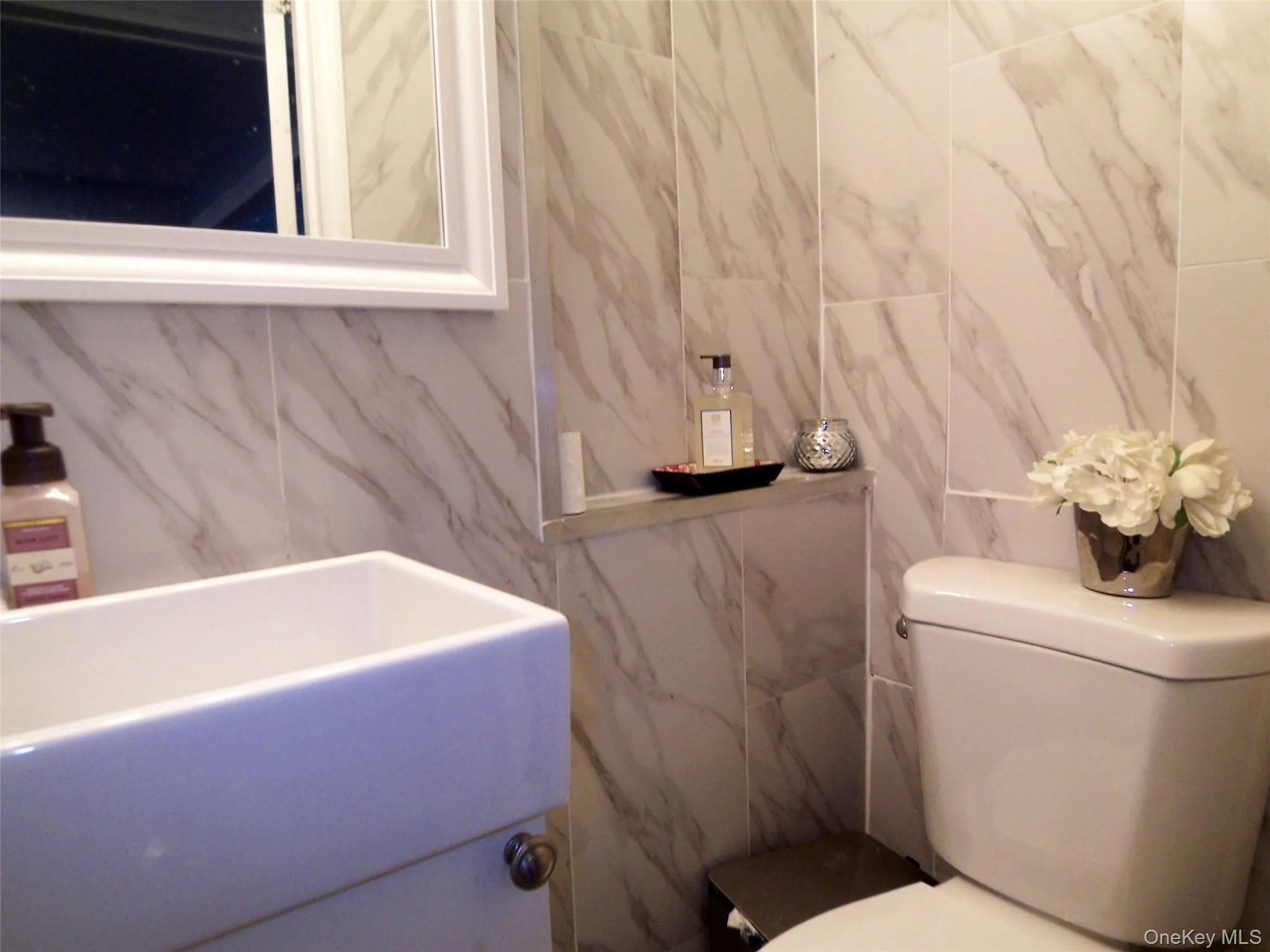 Half Bath ( Powder Room) Half Bath ( Powder Room)