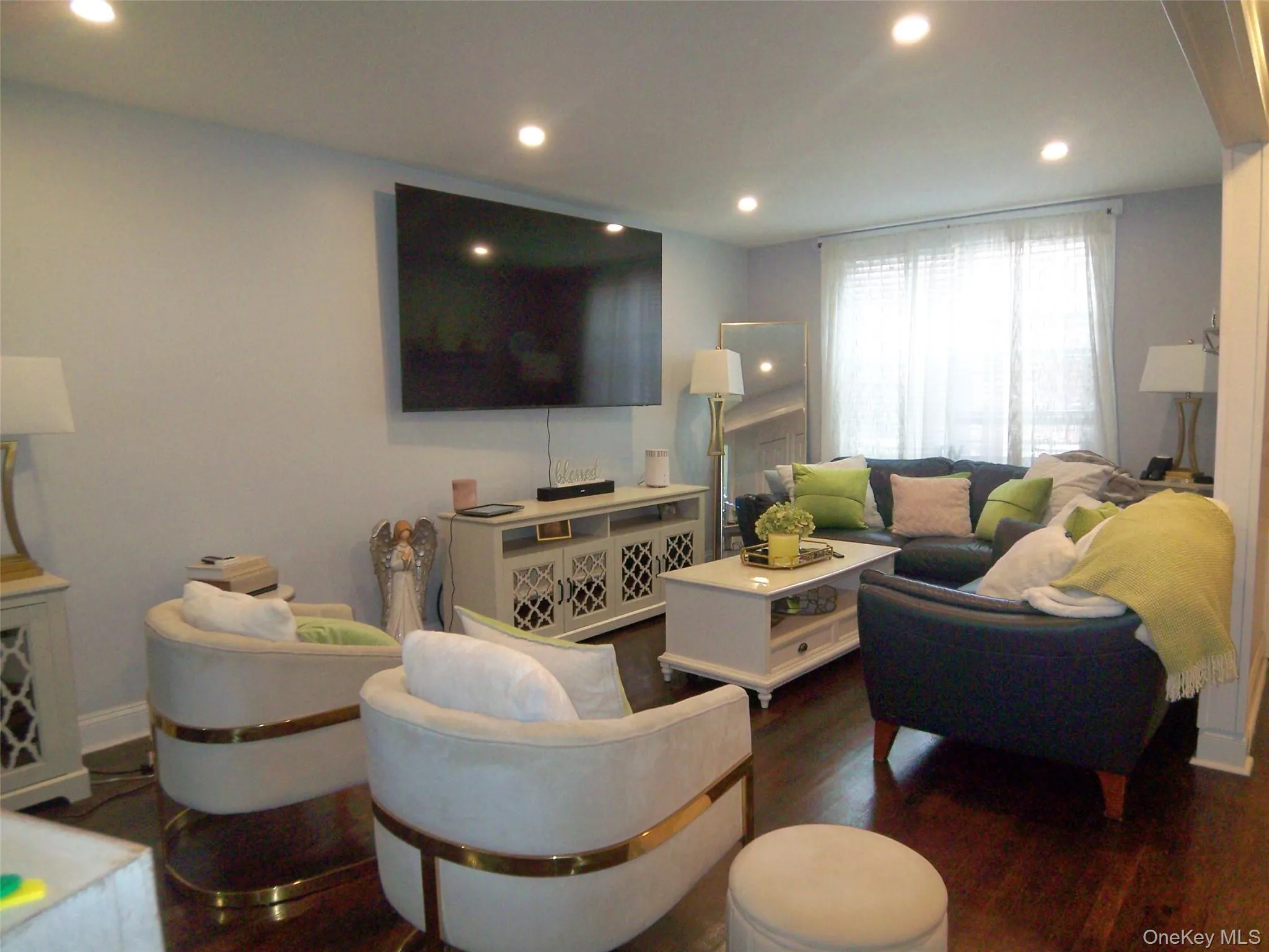 4382 Byron Avenue, New York, NY, 3 Bedrooms Bedrooms, 6 Rooms Rooms,2 BathroomsBathrooms,Residential,For Rent,Byron,0,1025392 4382 Byron Avenue, New York, NY, 3 Bedrooms Bedrooms, 6 Rooms Rooms,2 BathroomsBathrooms,Residential,For Rent,Byron,0,1025392