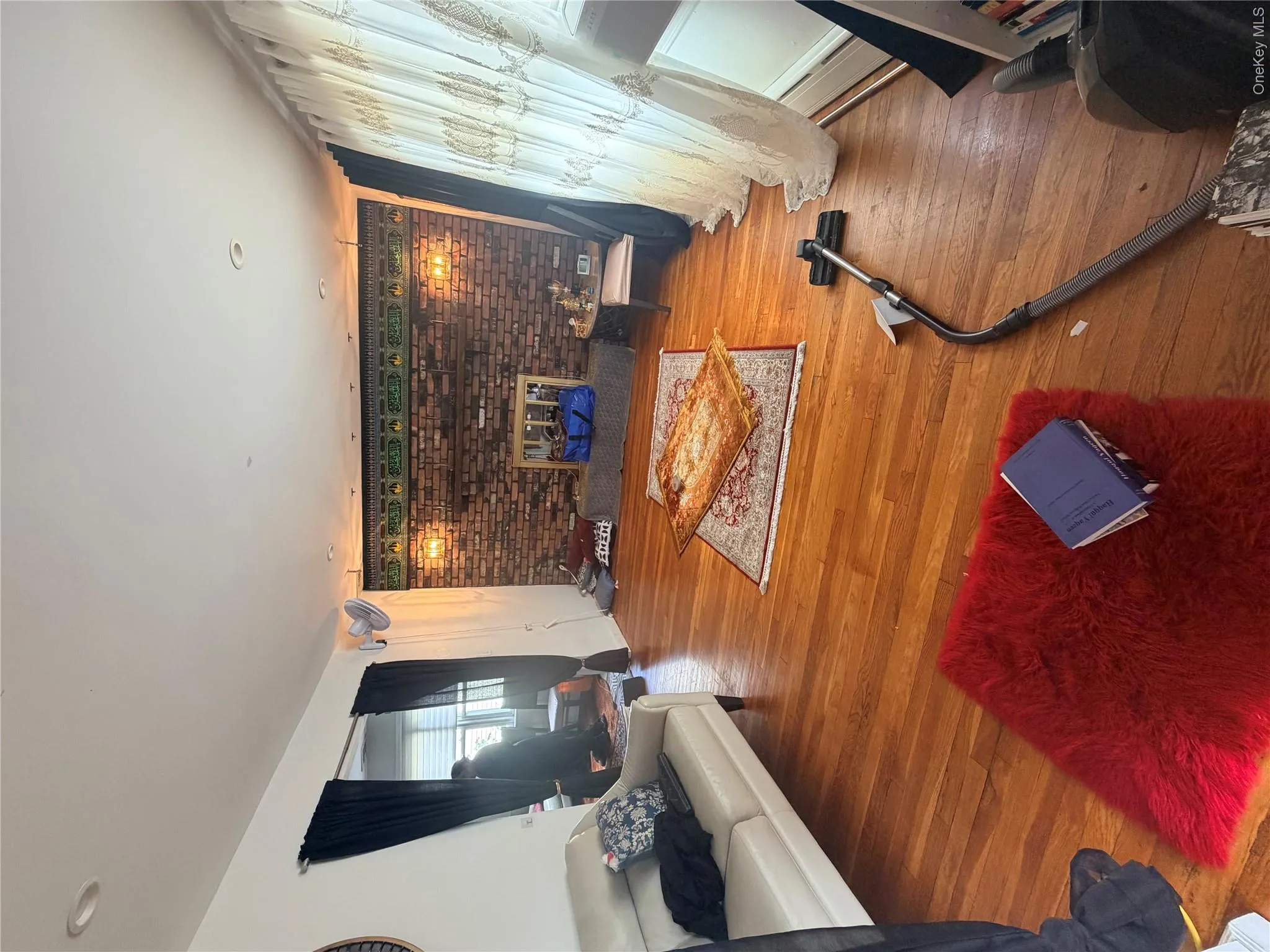 17 Main Street, Hempstead, NY, 5 Bedrooms Bedrooms, 9 Rooms Rooms,3 BathroomsBathrooms,Residential Lease,For Rent,Main,0,1025393 17 Main Street, Hempstead, NY, 5 Bedrooms Bedrooms, 9 Rooms Rooms,3 BathroomsBathrooms,Residential Lease,For Rent,Main,0,1025393