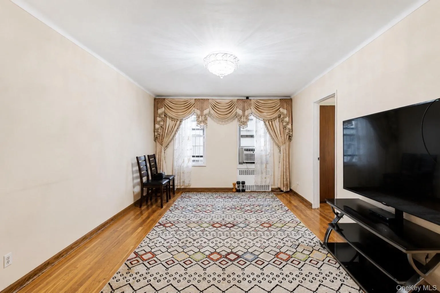84-31 Van Wyck Expressway, New York, NY, 2 Bedrooms Bedrooms, 7 Rooms Rooms,1 BathroomBathrooms,Residential,For Rent,Van Wyck,0,1025396 84-31 Van Wyck Expressway, New York, NY, 2 Bedrooms Bedrooms, 7 Rooms Rooms,1 BathroomBathrooms,Residential,For Rent,Van Wyck,0,1025396