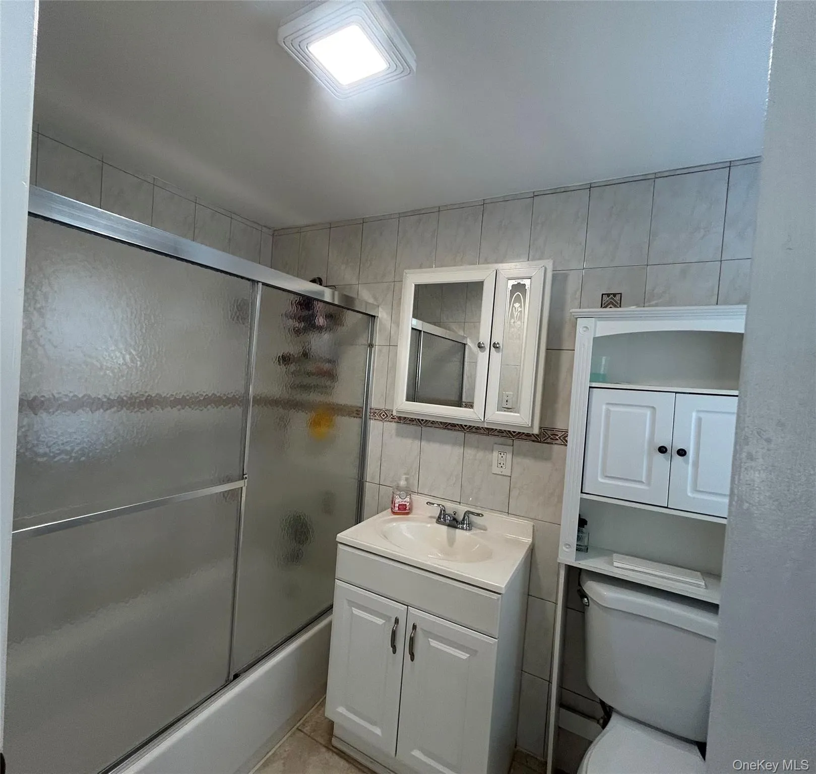196 Hosmer Avenue, New York, NY, 2 Bedrooms Bedrooms, 8 Rooms Rooms,2 BathroomsBathrooms,Residential,For Rent,Hosmer,0,1025398 196 Hosmer Avenue, New York, NY, 2 Bedrooms Bedrooms, 8 Rooms Rooms,2 BathroomsBathrooms,Residential,For Rent,Hosmer,0,1025398