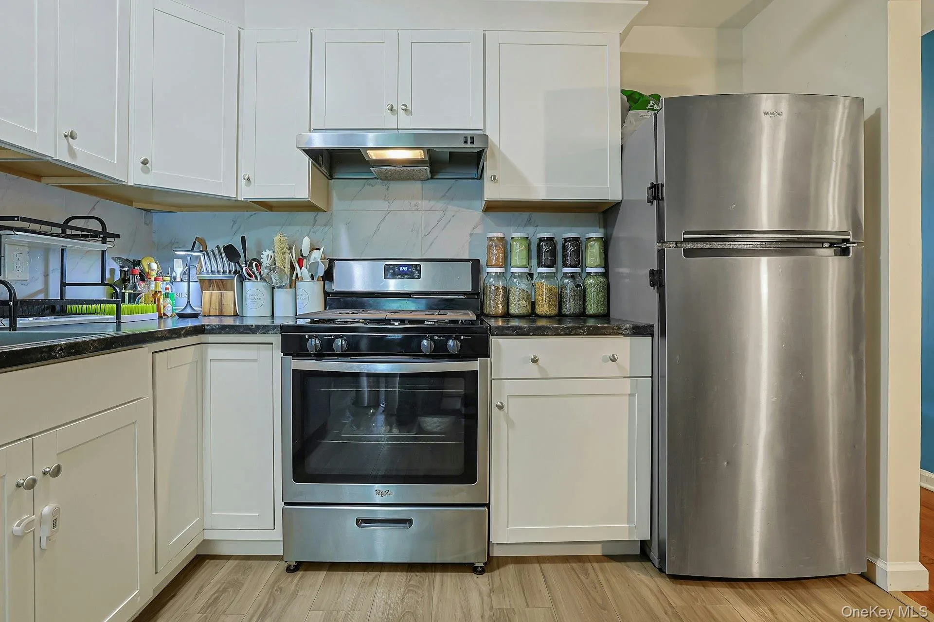 Stainless steel appliances, gas stove, ample cabinets. Stainless steel appliances, gas stove, ample cabinets.