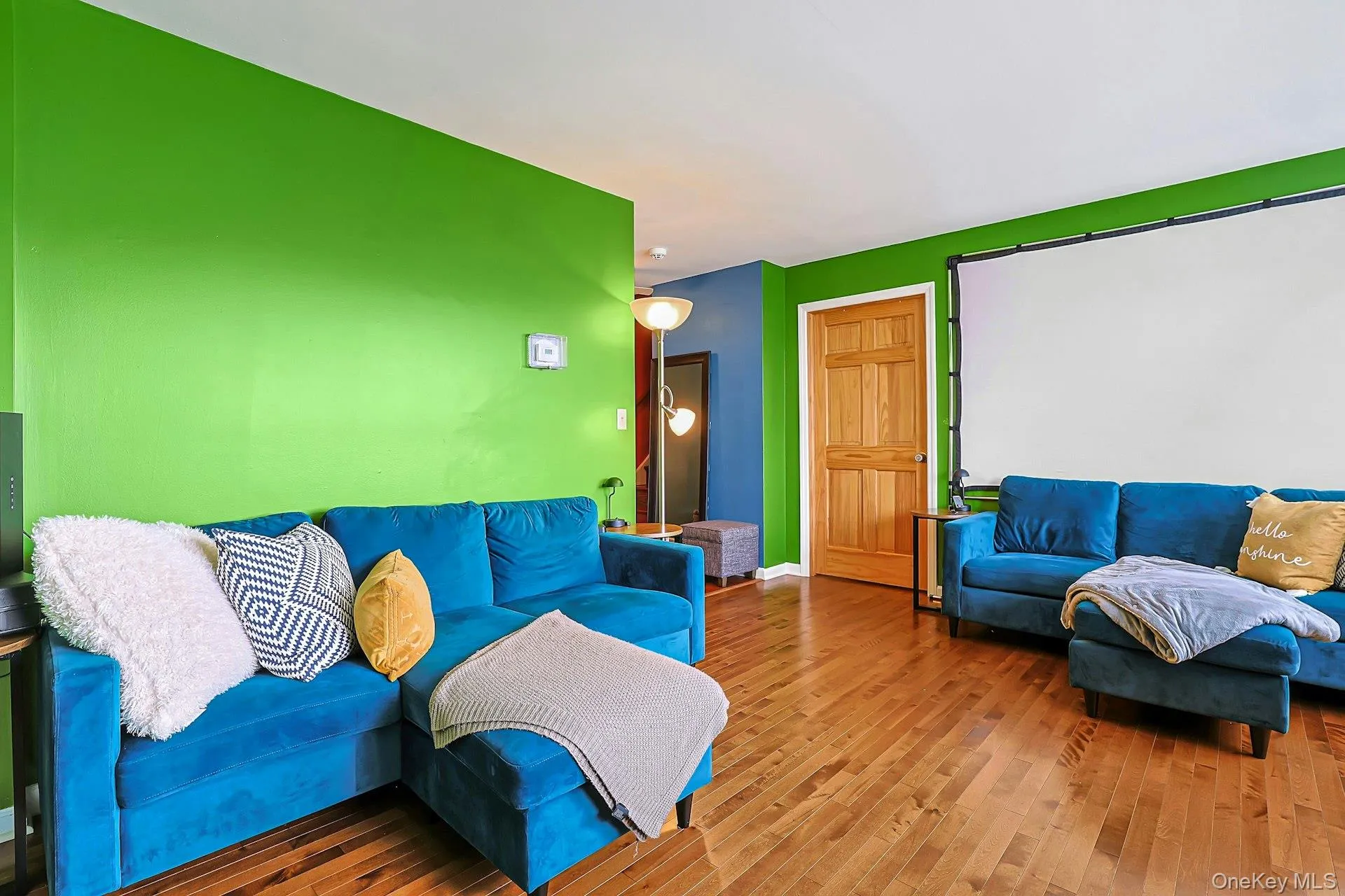 Gleaming floors, natural light and beautiful view. Gleaming floors, natural light and beautiful view.