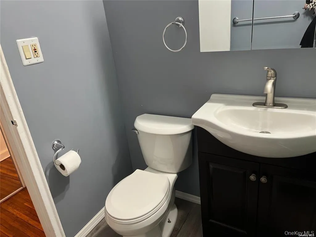 1069 Fenwood Drive, Hempstead, NY, 1 Bedroom Bedrooms, 3 Rooms Rooms,1 BathroomBathrooms,Residential Lease,For Rent,Fenwood,0,1025402 1069 Fenwood Drive, Hempstead, NY, 1 Bedroom Bedrooms, 3 Rooms Rooms,1 BathroomBathrooms,Residential Lease,For Rent,Fenwood,0,1025402