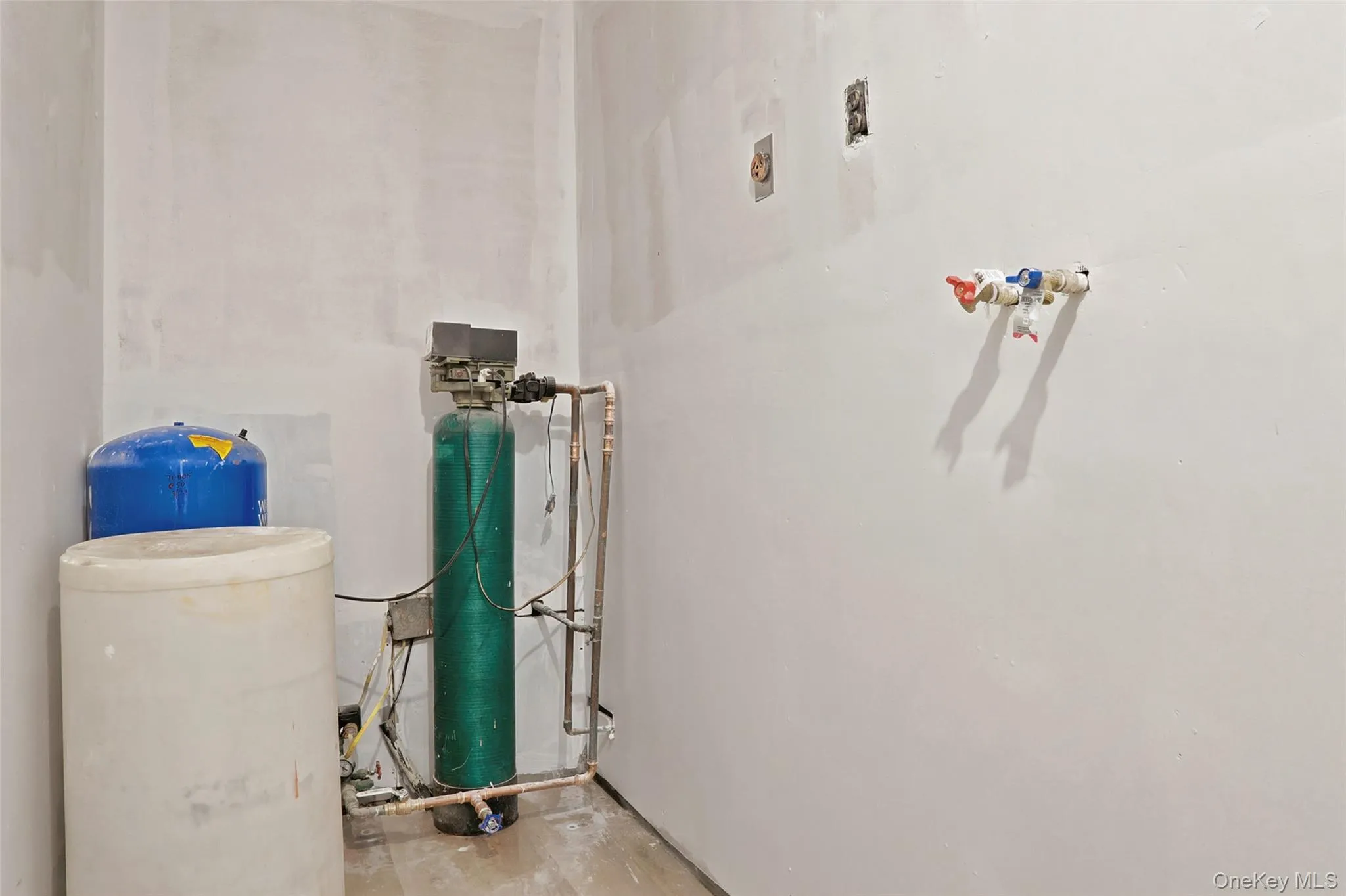 6 Vanessa Lane, Hyde Park, NY, 4 Bedrooms Bedrooms, 6 Rooms Rooms,3 BathroomsBathrooms,Residential,For Rent,Vanessa,0,1025410 6 Vanessa Lane, Hyde Park, NY, 4 Bedrooms Bedrooms, 6 Rooms Rooms,3 BathroomsBathrooms,Residential,For Rent,Vanessa,0,1025410
