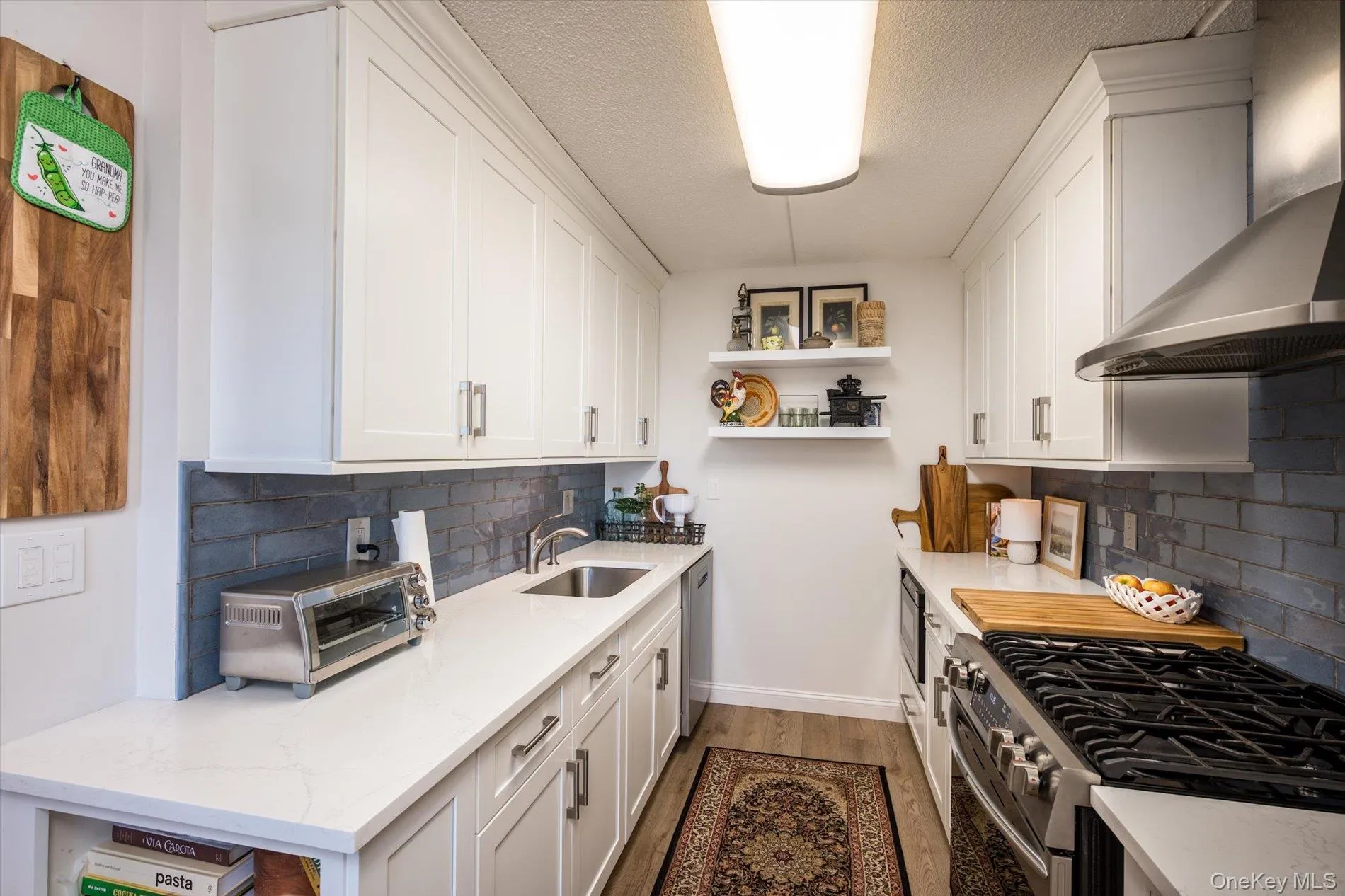 135 Post Avenue, North Hempstead, NY, 2 Bedrooms Bedrooms, 5 Rooms Rooms,2 BathroomsBathrooms,Residential,For Rent,Post,0,1025415 135 Post Avenue, North Hempstead, NY, 2 Bedrooms Bedrooms, 5 Rooms Rooms,2 BathroomsBathrooms,Residential,For Rent,Post,0,1025415