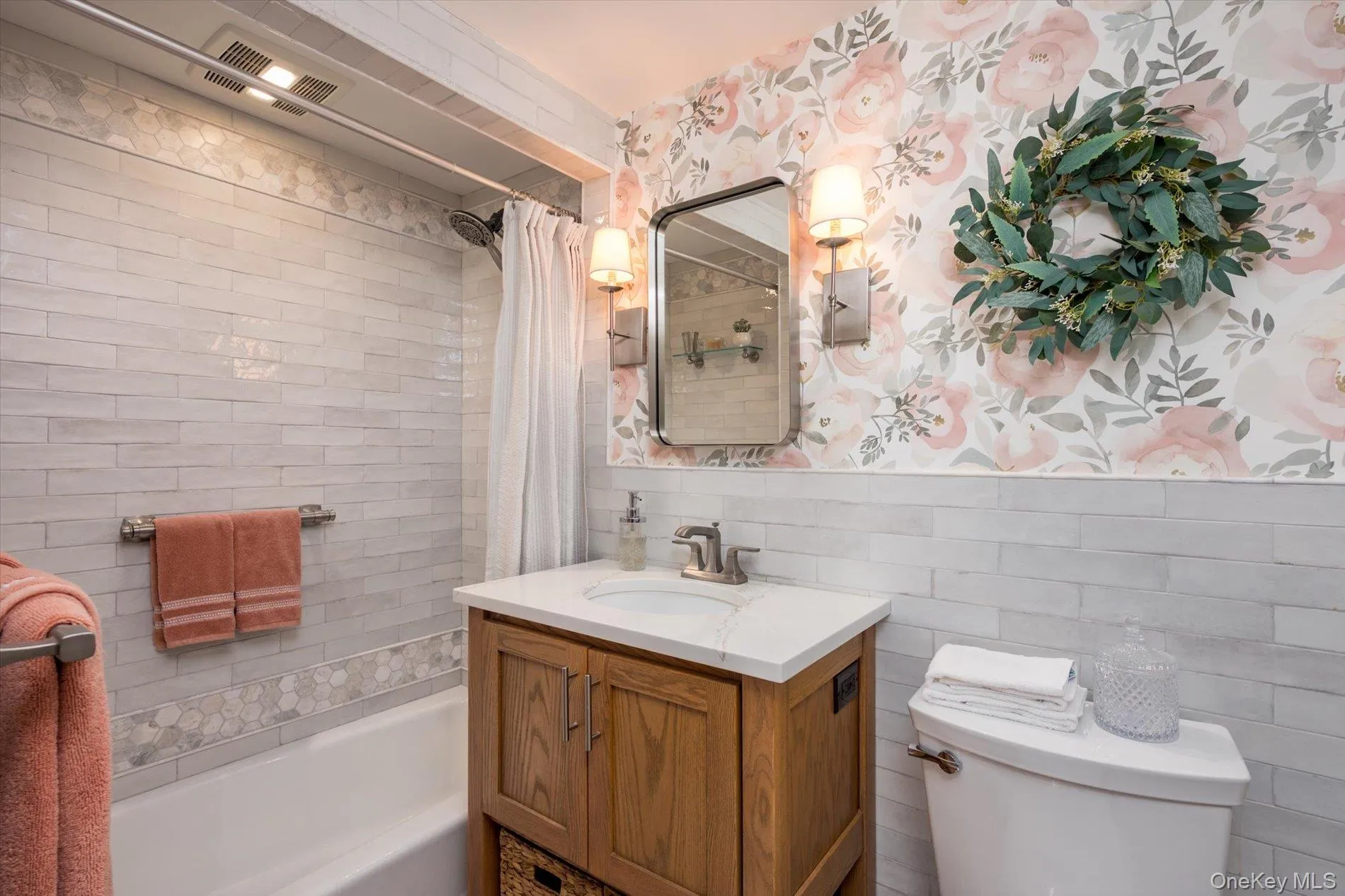 135 Post Avenue, North Hempstead, NY, 2 Bedrooms Bedrooms, 5 Rooms Rooms,2 BathroomsBathrooms,Residential,For Rent,Post,0,1025415 135 Post Avenue, North Hempstead, NY, 2 Bedrooms Bedrooms, 5 Rooms Rooms,2 BathroomsBathrooms,Residential,For Rent,Post,0,1025415