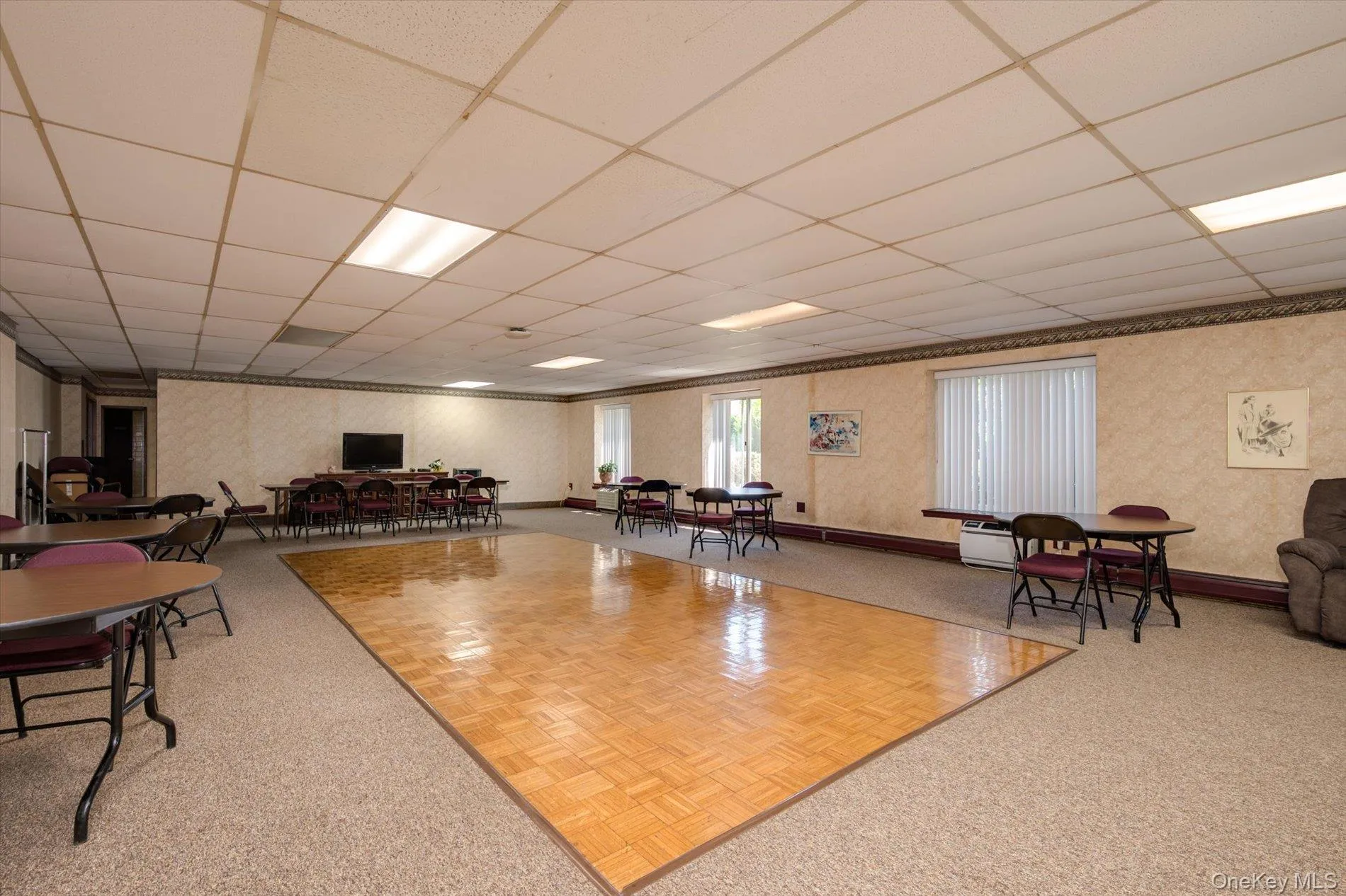 135 Post Avenue, North Hempstead, NY, 2 Bedrooms Bedrooms, 5 Rooms Rooms,2 BathroomsBathrooms,Residential,For Rent,Post,0,1025415 135 Post Avenue, North Hempstead, NY, 2 Bedrooms Bedrooms, 5 Rooms Rooms,2 BathroomsBathrooms,Residential,For Rent,Post,0,1025415