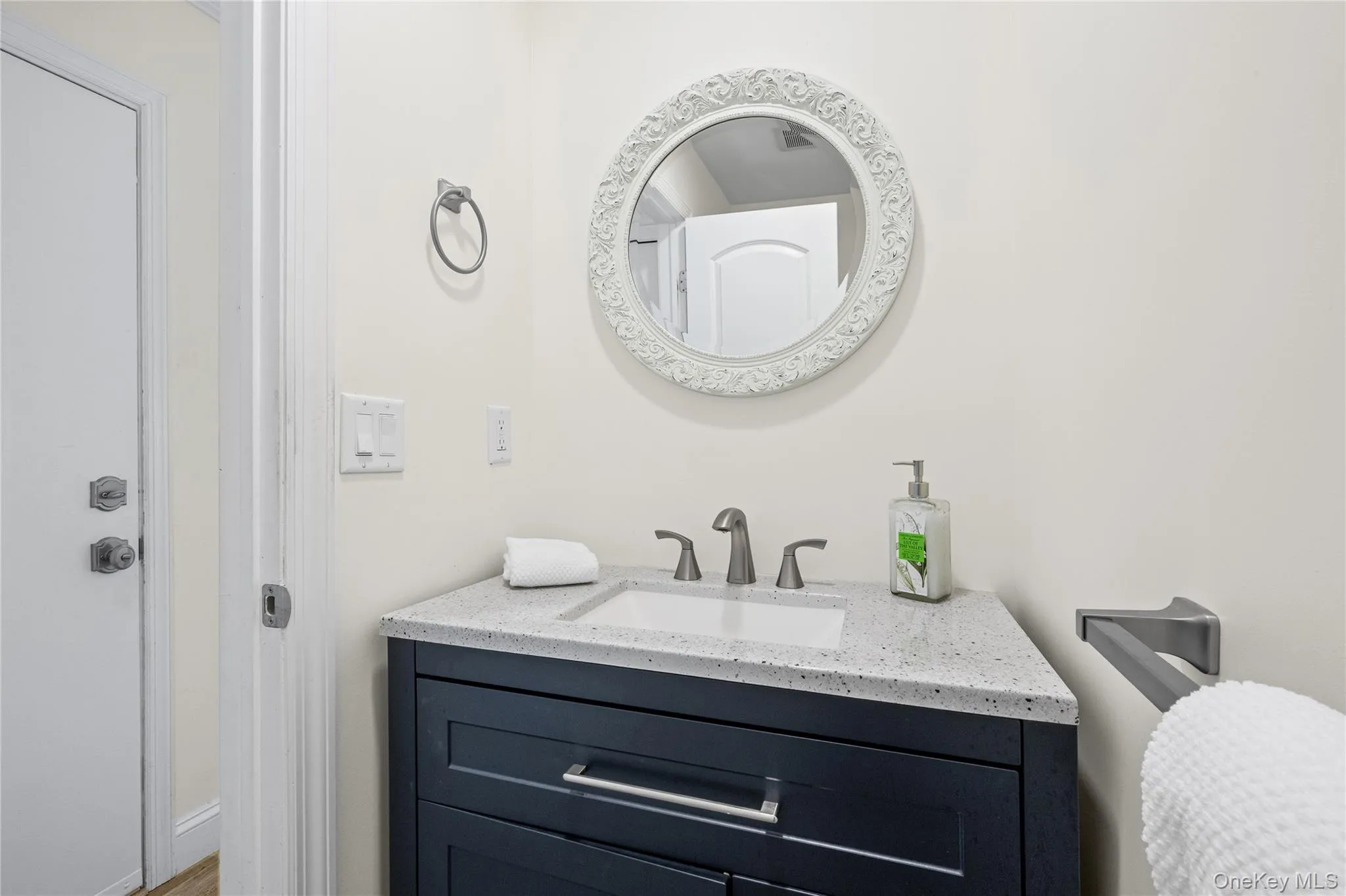 106 Strathmore Court Drive, Brookhaven, NY, 3 Bedrooms Bedrooms, 6 Rooms Rooms,2 BathroomsBathrooms,Residential,For Rent,Strathmore Court,0,1025416 106 Strathmore Court Drive, Brookhaven, NY, 3 Bedrooms Bedrooms, 6 Rooms Rooms,2 BathroomsBathrooms,Residential,For Rent,Strathmore Court,0,1025416