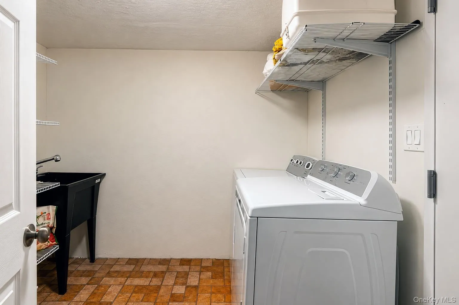 3114 48th Street, New York, NY, 3 Bedrooms Bedrooms, 6 Rooms Rooms,2 BathroomsBathrooms,Residential,For Rent,48th,0,1025417 3114 48th Street, New York, NY, 3 Bedrooms Bedrooms, 6 Rooms Rooms,2 BathroomsBathrooms,Residential,For Rent,48th,0,1025417