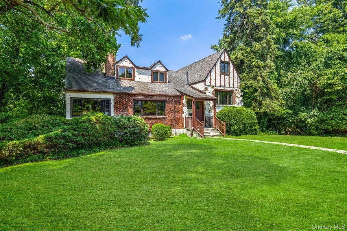38 Fenimore Drive, Harrison, NY, 4 Bedrooms Bedrooms, 9 Rooms Rooms,3 BathroomsBathrooms,Residential,For Rent,Fenimore,0,1025421 38 Fenimore Drive, Harrison, NY, 4 Bedrooms Bedrooms, 9 Rooms Rooms,3 BathroomsBathrooms,Residential,For Rent,Fenimore,0,1025421