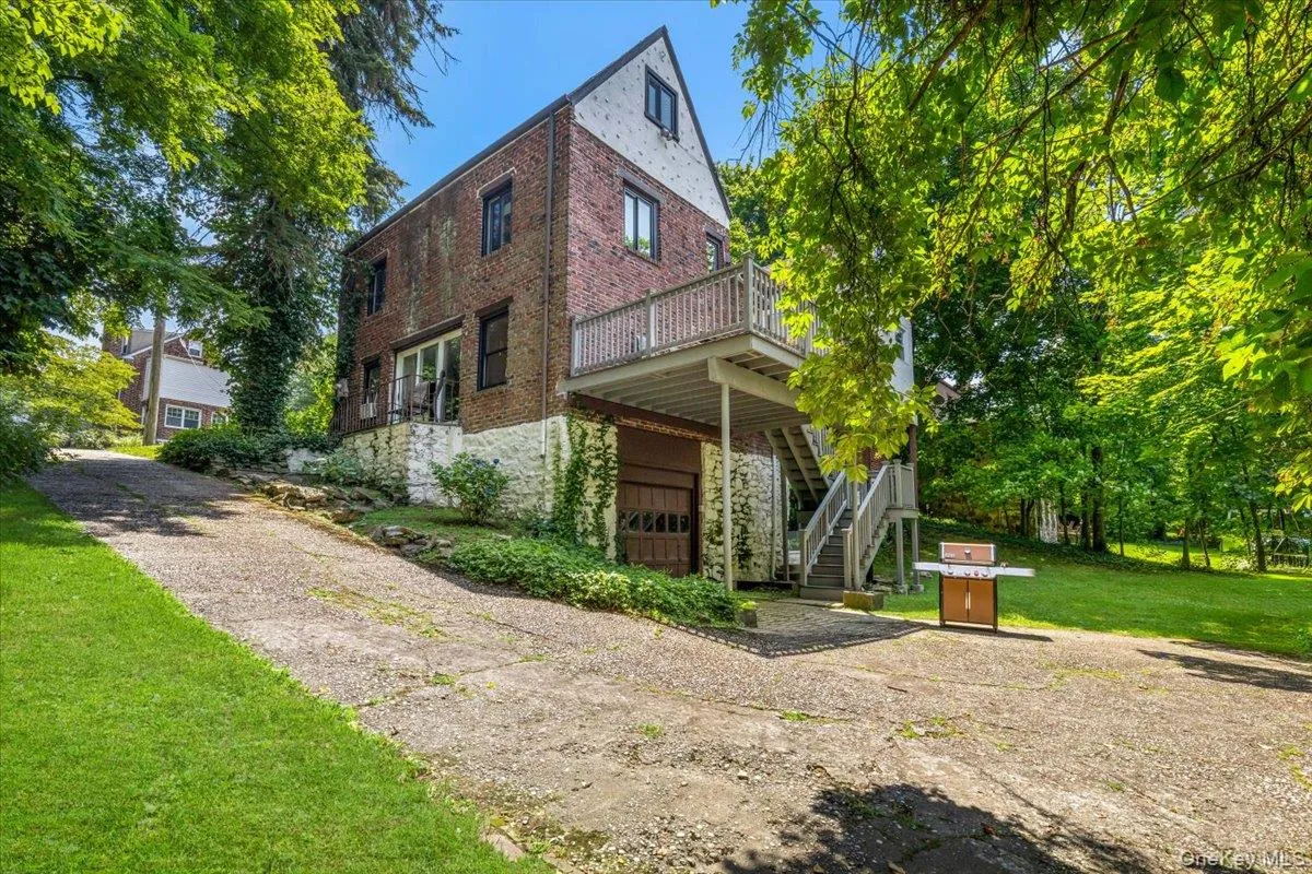 38 Fenimore Drive, Harrison, NY, 4 Bedrooms Bedrooms, 9 Rooms Rooms,3 BathroomsBathrooms,Residential,For Rent,Fenimore,0,1025421 38 Fenimore Drive, Harrison, NY, 4 Bedrooms Bedrooms, 9 Rooms Rooms,3 BathroomsBathrooms,Residential,For Rent,Fenimore,0,1025421