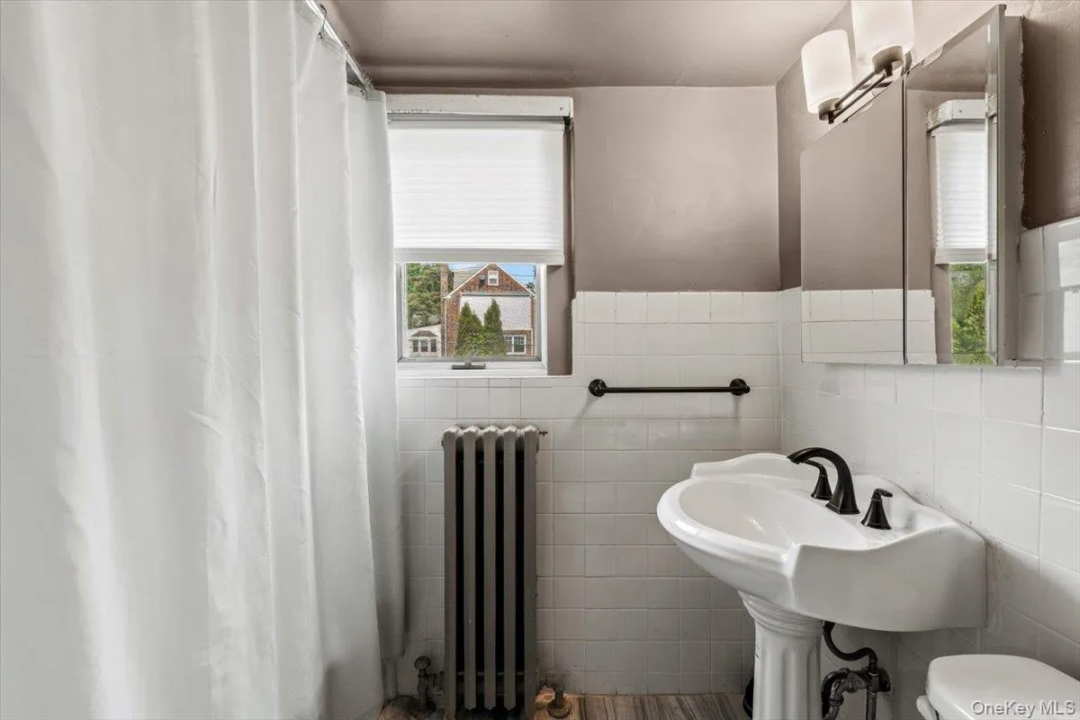 38 Fenimore Drive, Harrison, NY, 4 Bedrooms Bedrooms, 9 Rooms Rooms,3 BathroomsBathrooms,Residential,For Rent,Fenimore,0,1025421 38 Fenimore Drive, Harrison, NY, 4 Bedrooms Bedrooms, 9 Rooms Rooms,3 BathroomsBathrooms,Residential,For Rent,Fenimore,0,1025421
